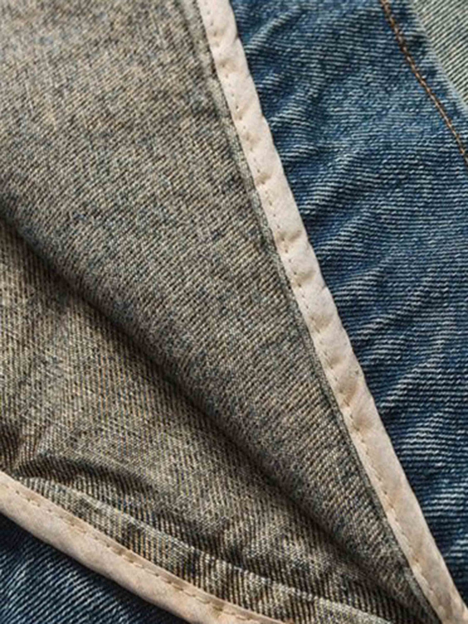 LIGHT BLUE VINTAGE LONG SLEEVE DENIM JACKET WITH PATCHES