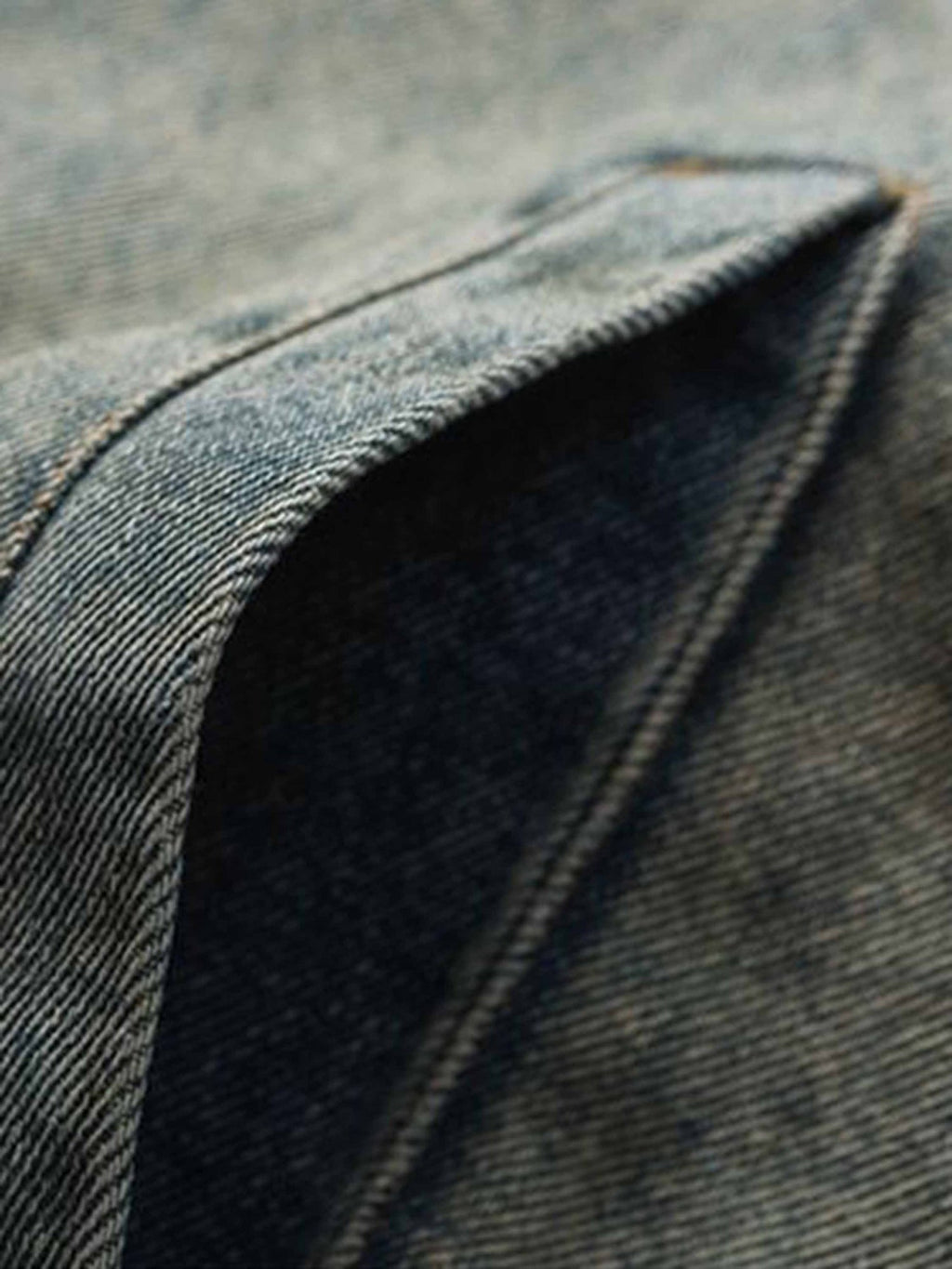 LIGHT BLUE VINTAGE LONG SLEEVE DENIM JACKET WITH PATCHES