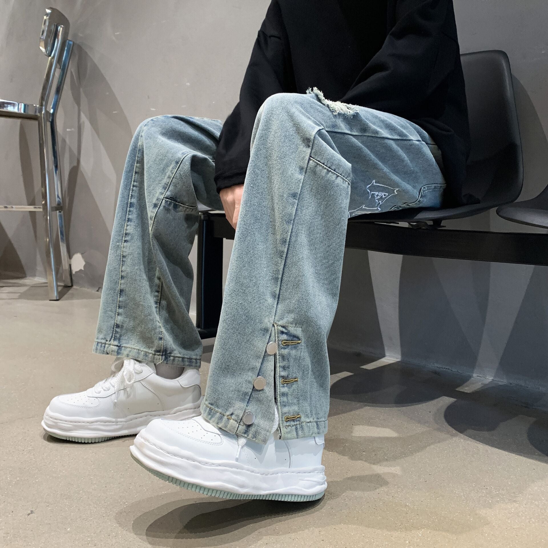 LIGHT BLUE WIDE-LEG JEANS WITH BUTTONED SLITS - LOOSE BAGGY STYLE