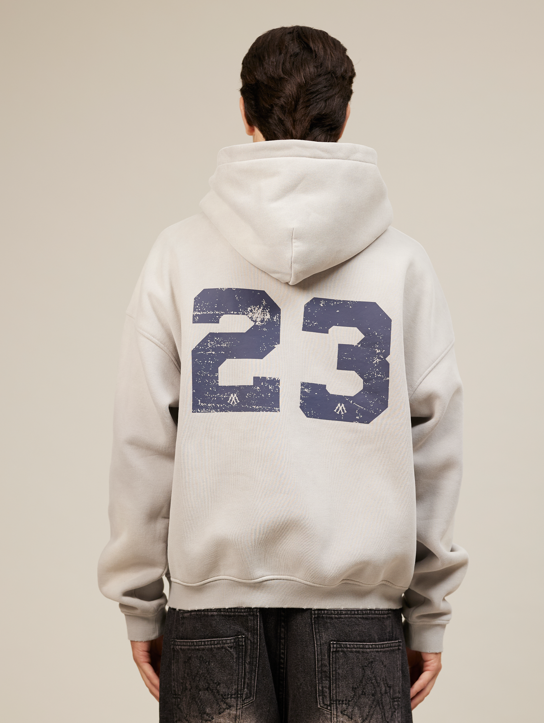 LIGHT GREY OVERSIZED ZIP-UP HOODIE WITH NY GRAPHIC FOR ULTIMATE COMFORT