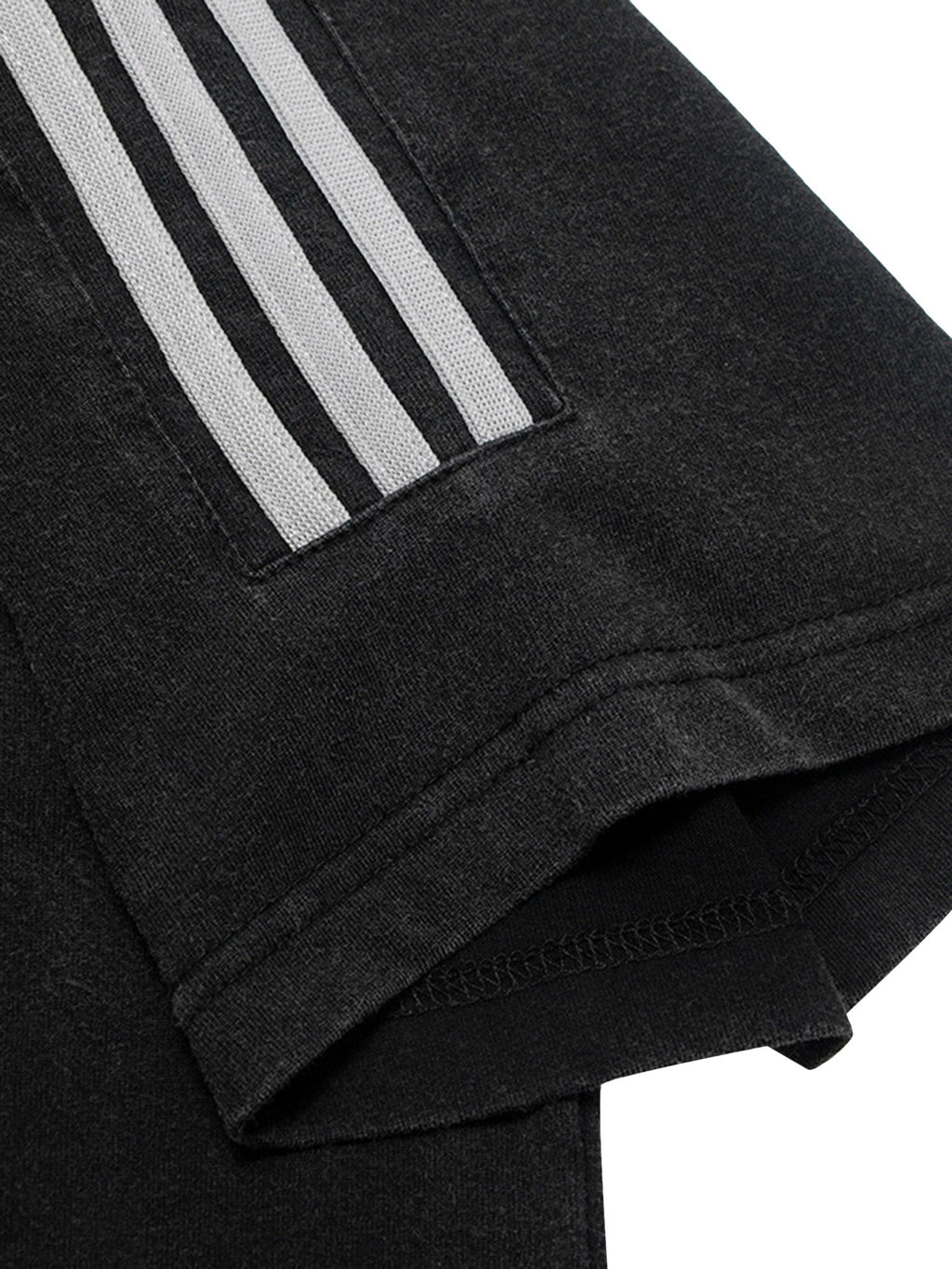 LIGHTWEIGHT JERSEY T-SHIRT WITH WHITE STRIPES AND TEXT