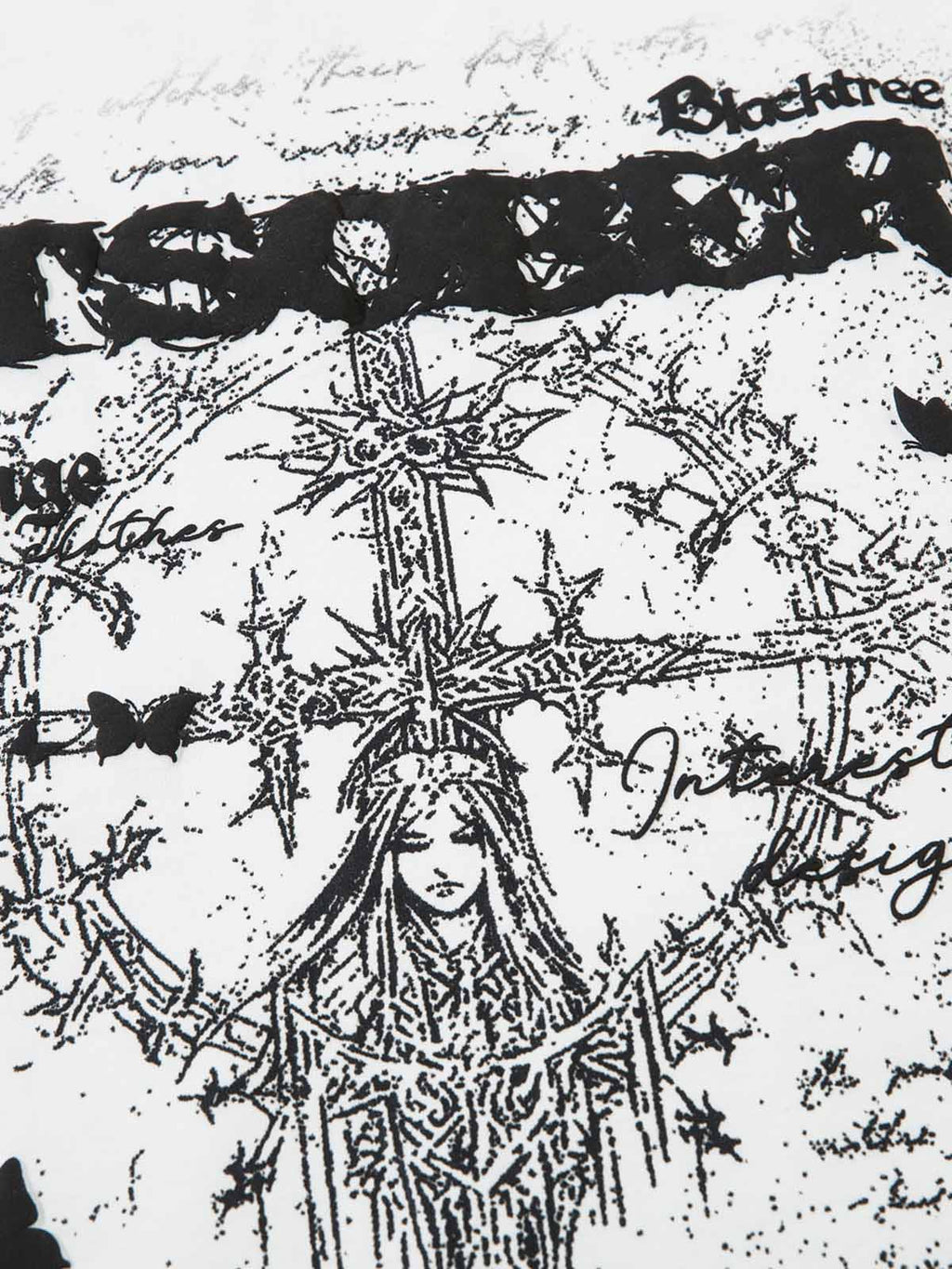 LONG SLEEVE GRAPHIC SHIRT WITH DRAWSTRING COLLAR IN WHITE AND BLACK