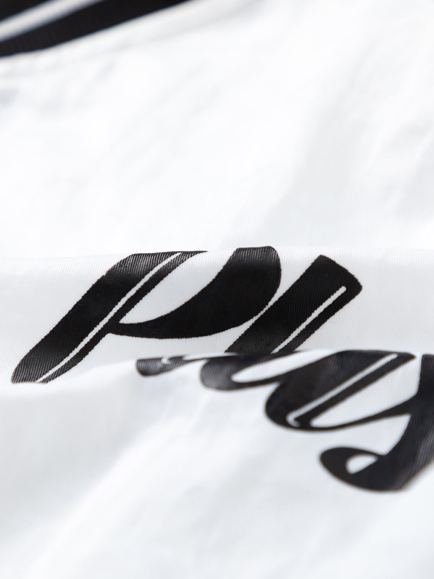 LONG SLEEVE SHIRT WITH SPLICE COLLAR IN WHITE AND BLACK