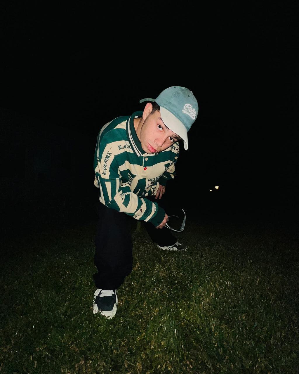 LONG-SLEEVED POLO SHIRT WITH GRAPHIC DESIGN - BLACK WORK GRAPHIC