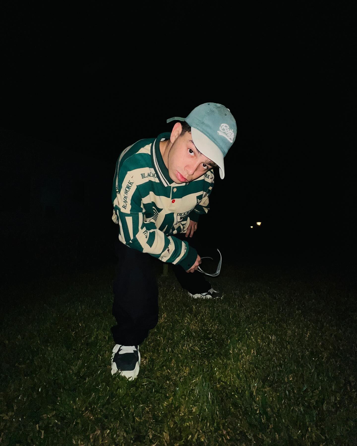 LONG-SLEEVED POLO SHIRT WITH GRAPHIC DESIGN - BLACK WORK GRAPHIC