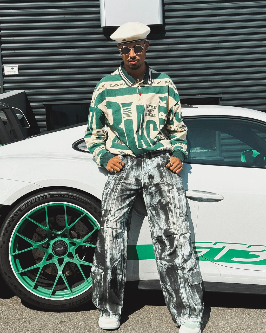 LONG-SLEEVED POLO SHIRT WITH GRAPHIC DESIGN - BLACK WORK GRAPHIC