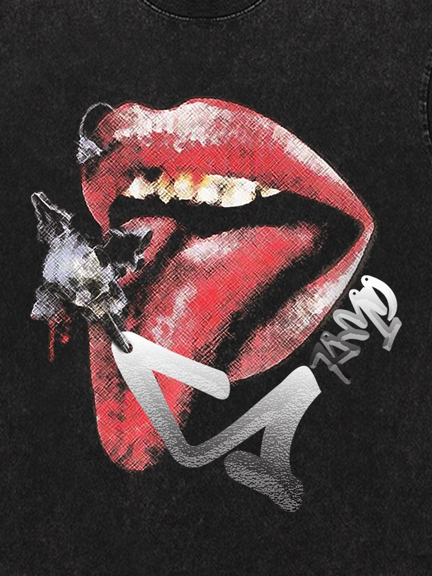 LOOSE FIT SHORT SLEEVE BLACK GRAPHIC T-SHIRT