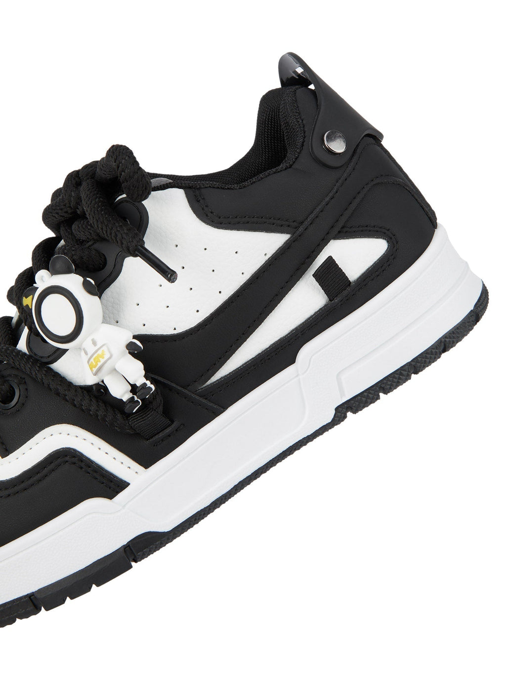 LOW-TOP SNEAKERS BLACK AND WHITE FASHION FOOTWEAR