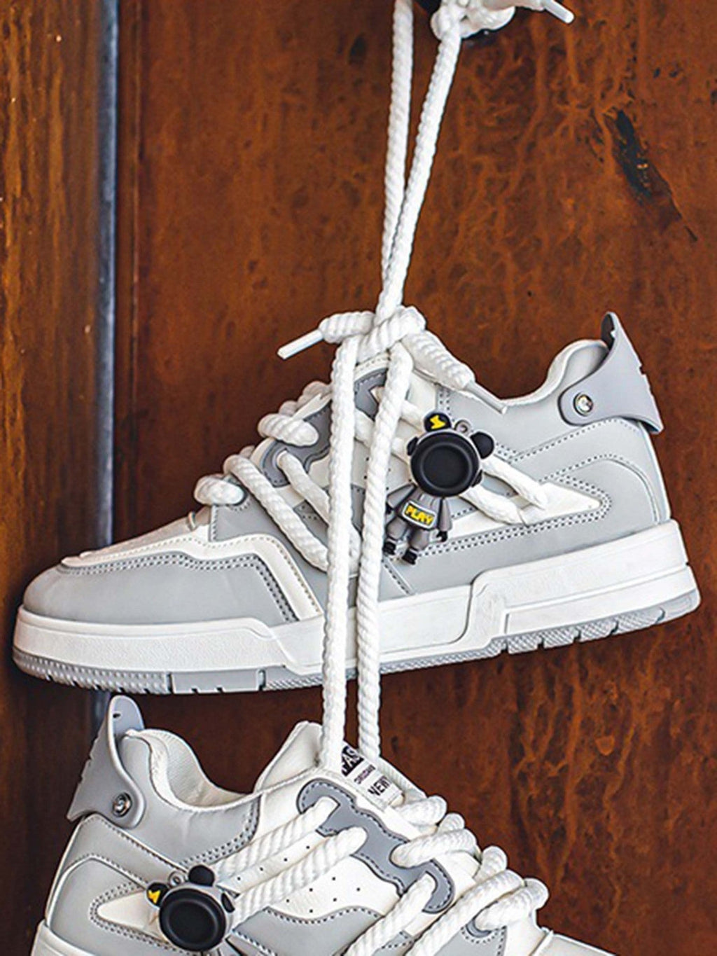 LOW-TOP SNEAKERS BLACK AND WHITE FASHION FOOTWEAR