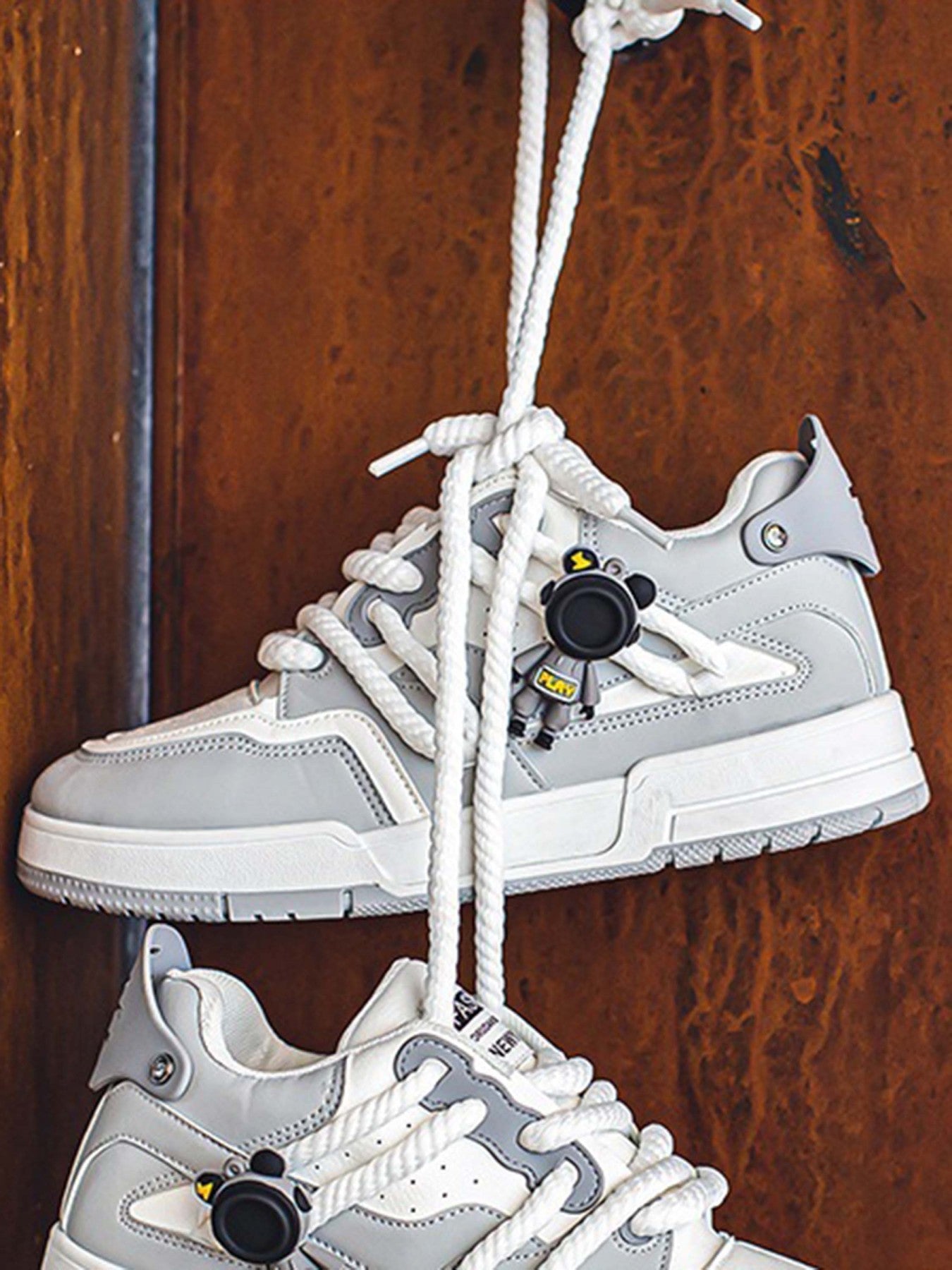 LOW-TOP SNEAKERS BLACK AND WHITE FASHION FOOTWEAR