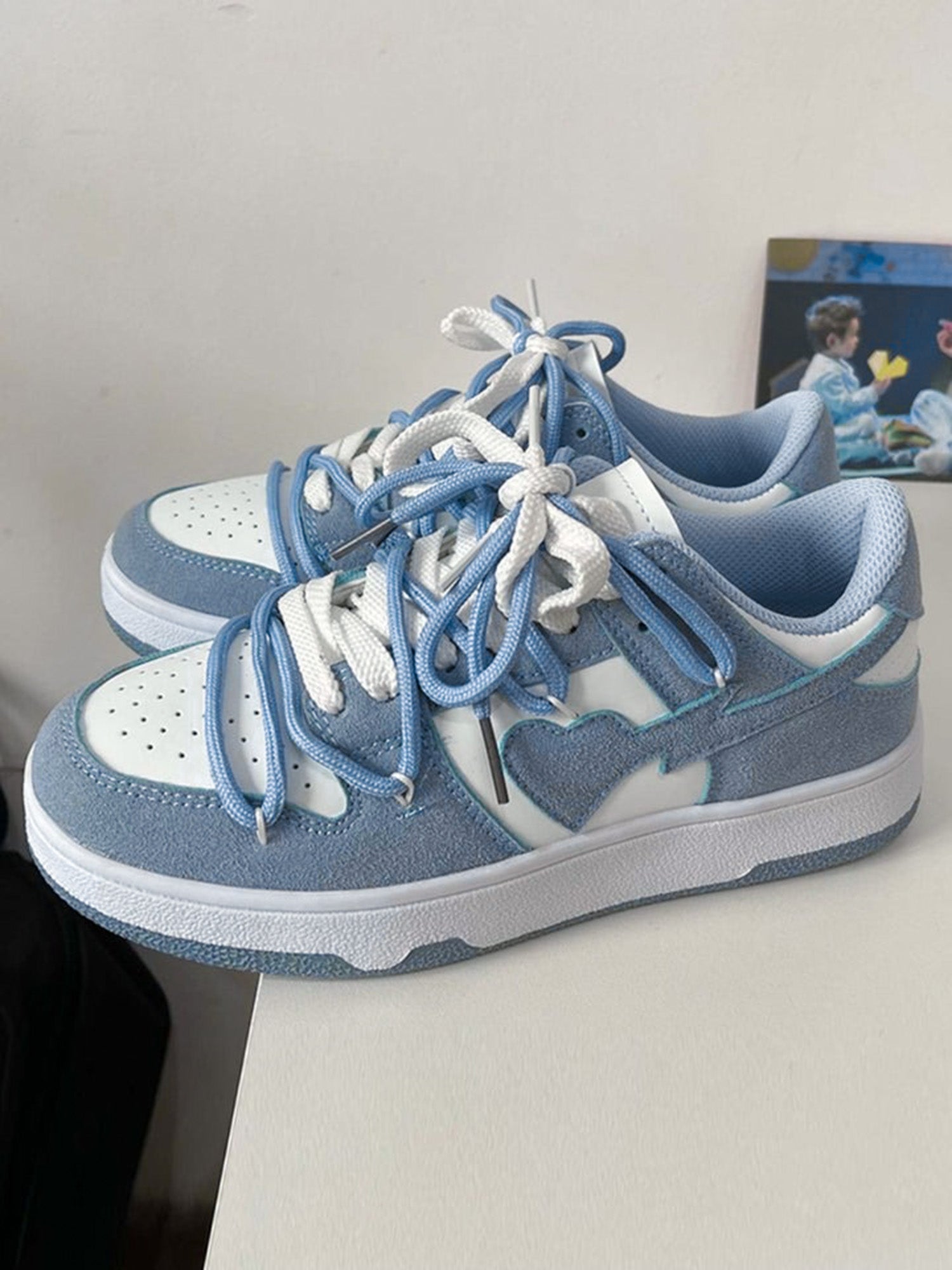 LOW-TOP SNEAKERS BLUE AND WHITE ROUND TOE SHOE SP230818IWDN