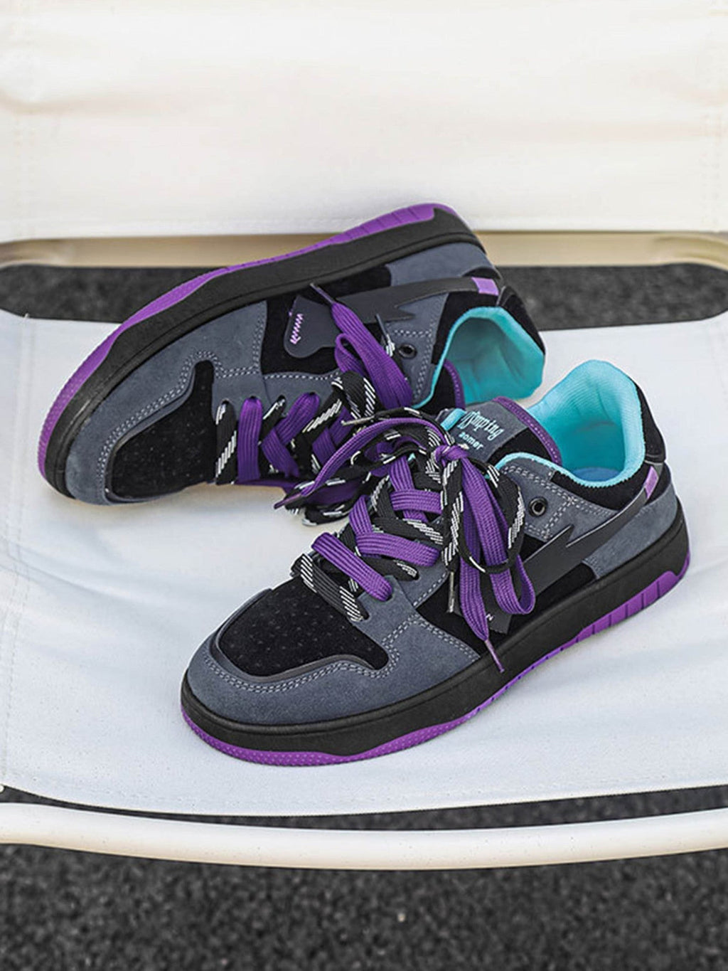 LOW-TOP SNEAKERS WITH PURPLE ACCENTS AND RUBBER OUTSOLE