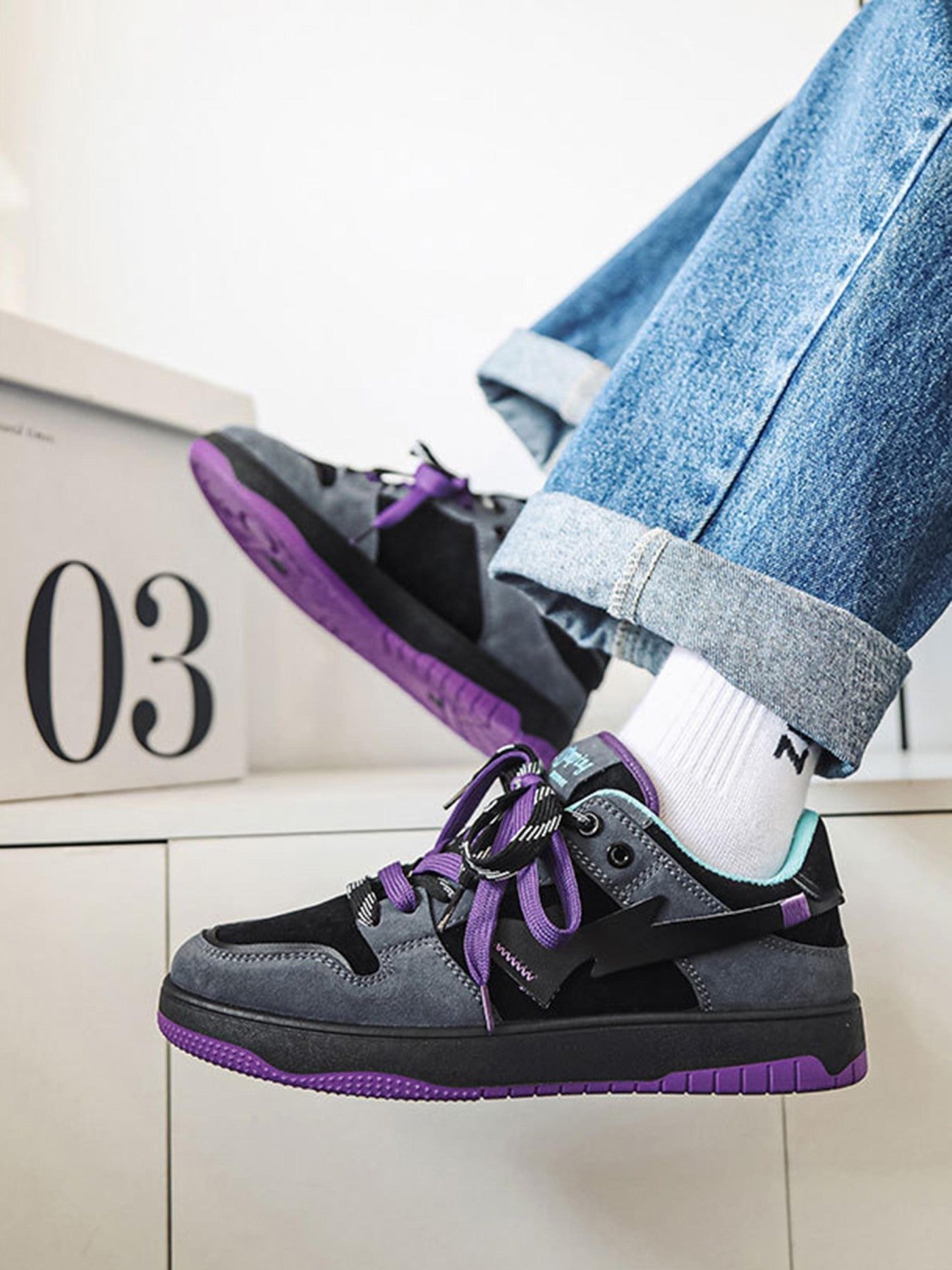 LOW-TOP SNEAKERS WITH PURPLE ACCENTS AND RUBBER OUTSOLE