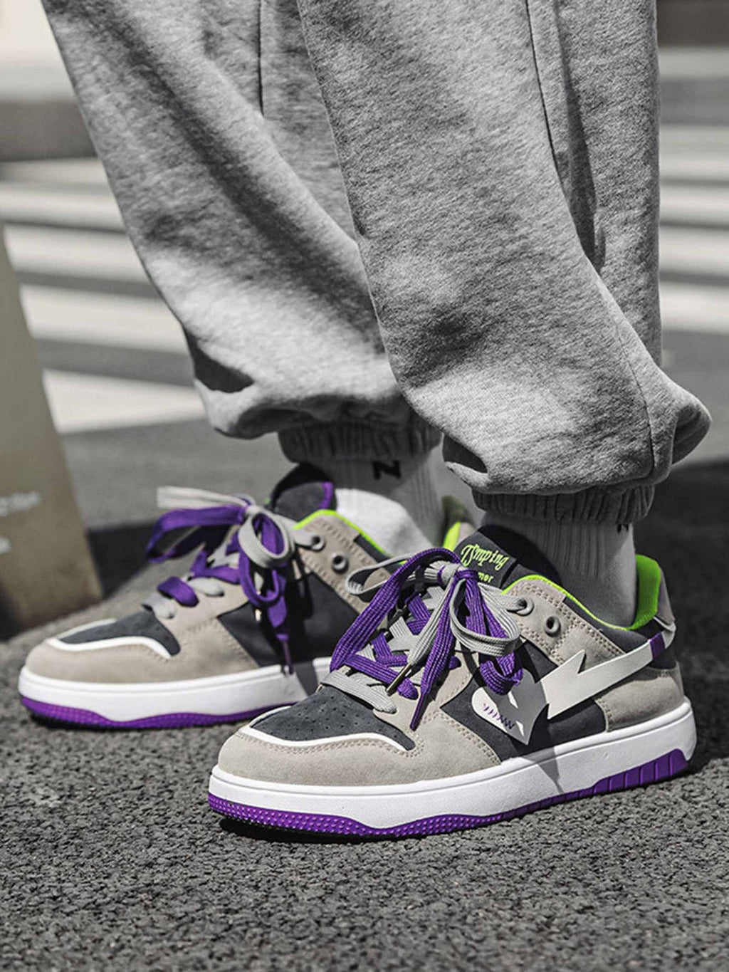 LOW-TOP SNEAKERS WITH PURPLE ACCENTS AND RUBBER OUTSOLE
