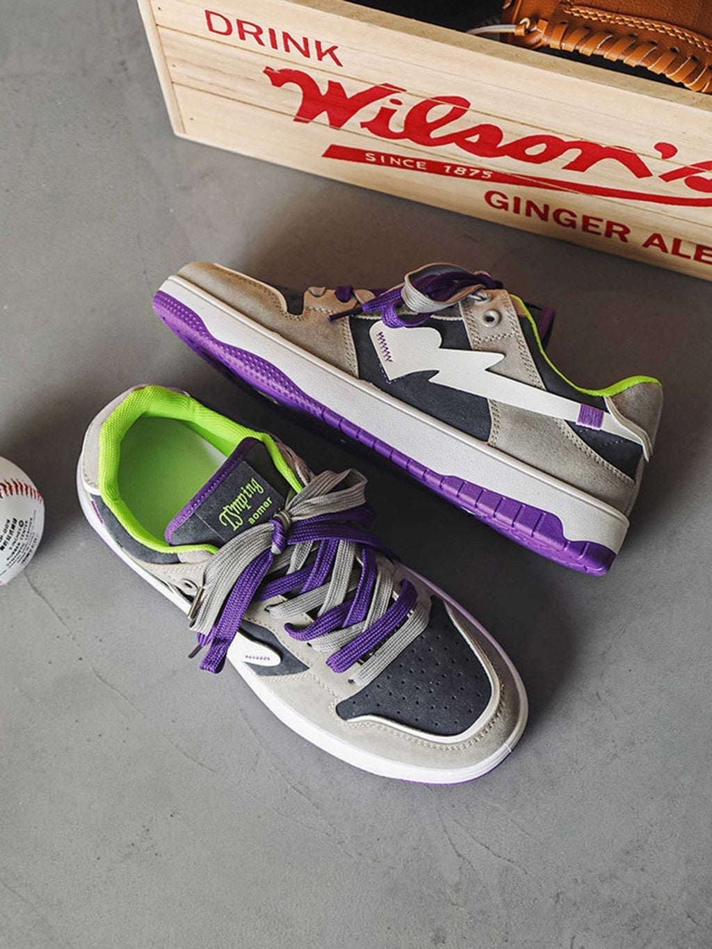 LOW-TOP SNEAKERS WITH PURPLE ACCENTS AND RUBBER OUTSOLE