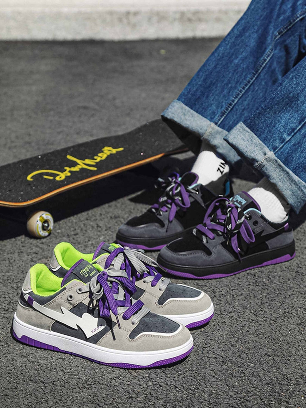 LOW-TOP SNEAKERS WITH PURPLE ACCENTS AND RUBBER OUTSOLE