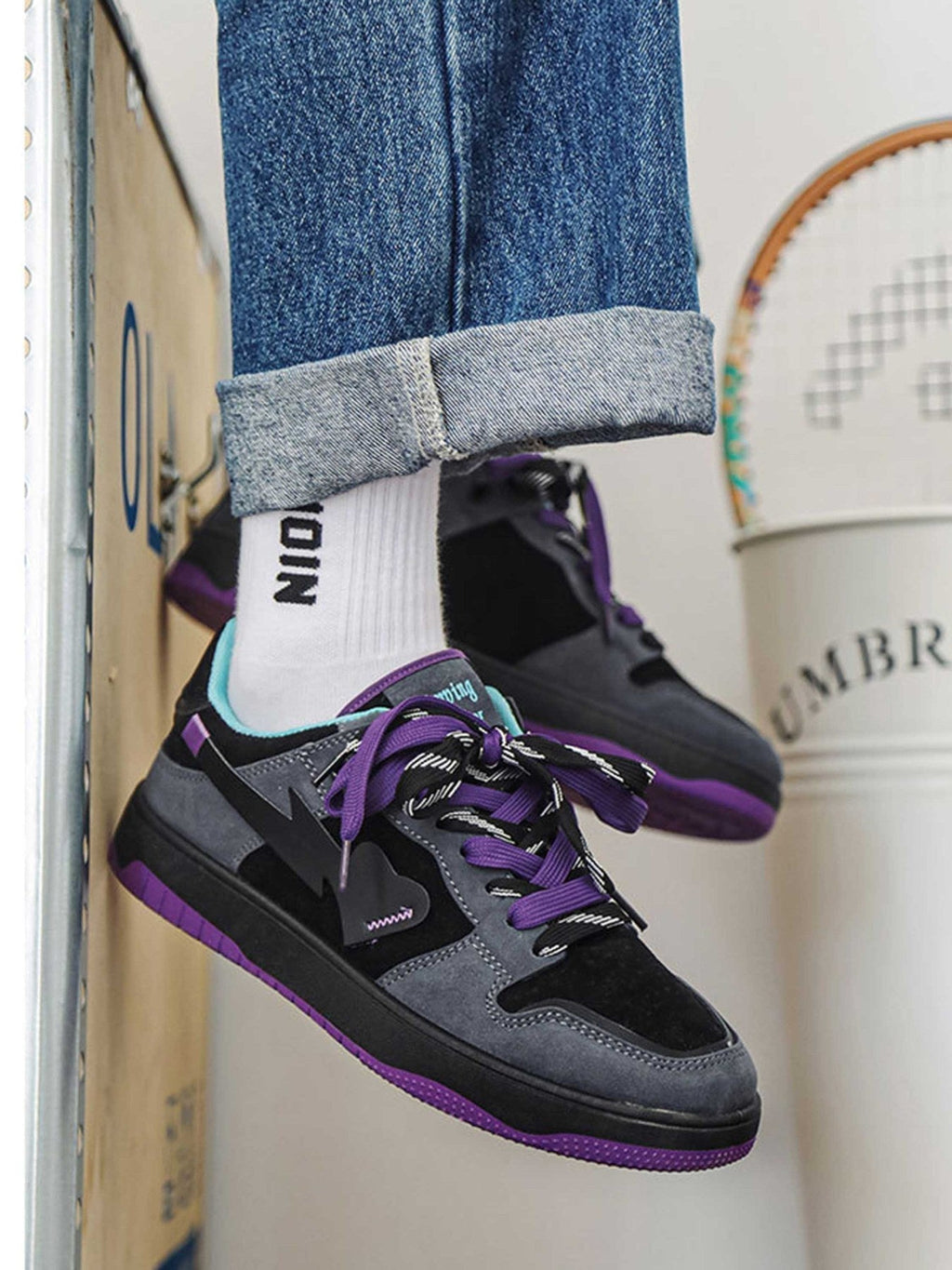 LOW-TOP SNEAKERS WITH PURPLE ACCENTS AND RUBBER OUTSOLE