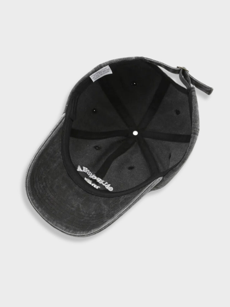 MAROON BASEBALL CAP TIMELESS ACCESSORY CLASSIC DESIGN