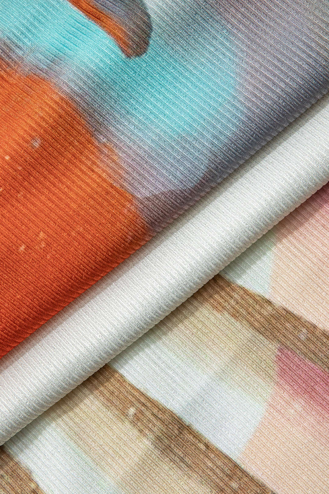 MAXI DRESS WITH VIBRANT FLORAL PRINT