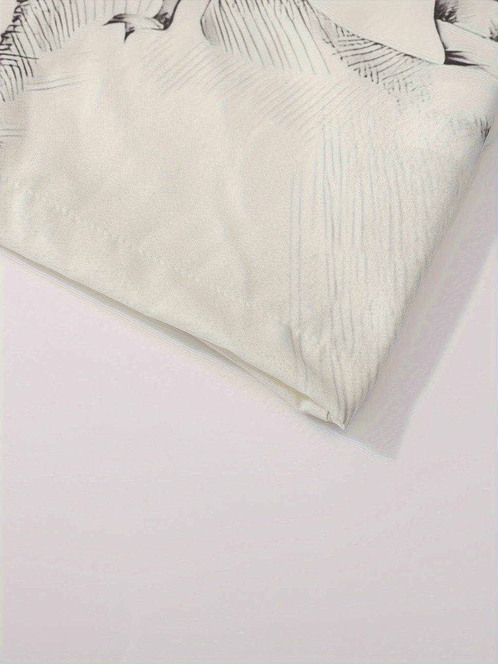 MEDUSA-PRINTED SHORT SLEEVE BUTTON-UP SHIRT FOR SUMMER WEAR