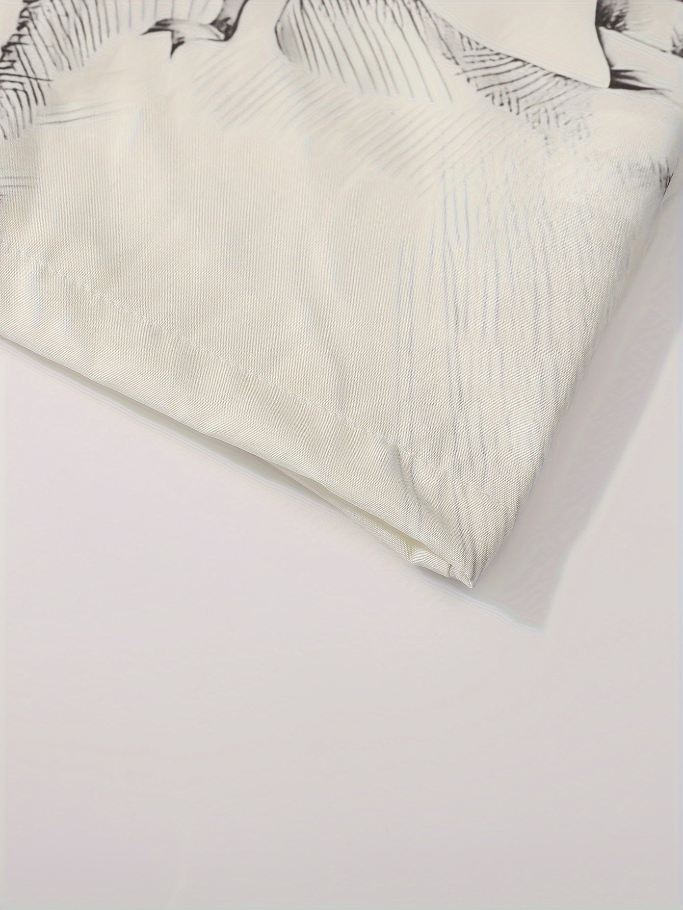 MEDUSA-PRINTED SHORT SLEEVE BUTTON-UP SHIRT FOR SUMMER WEAR