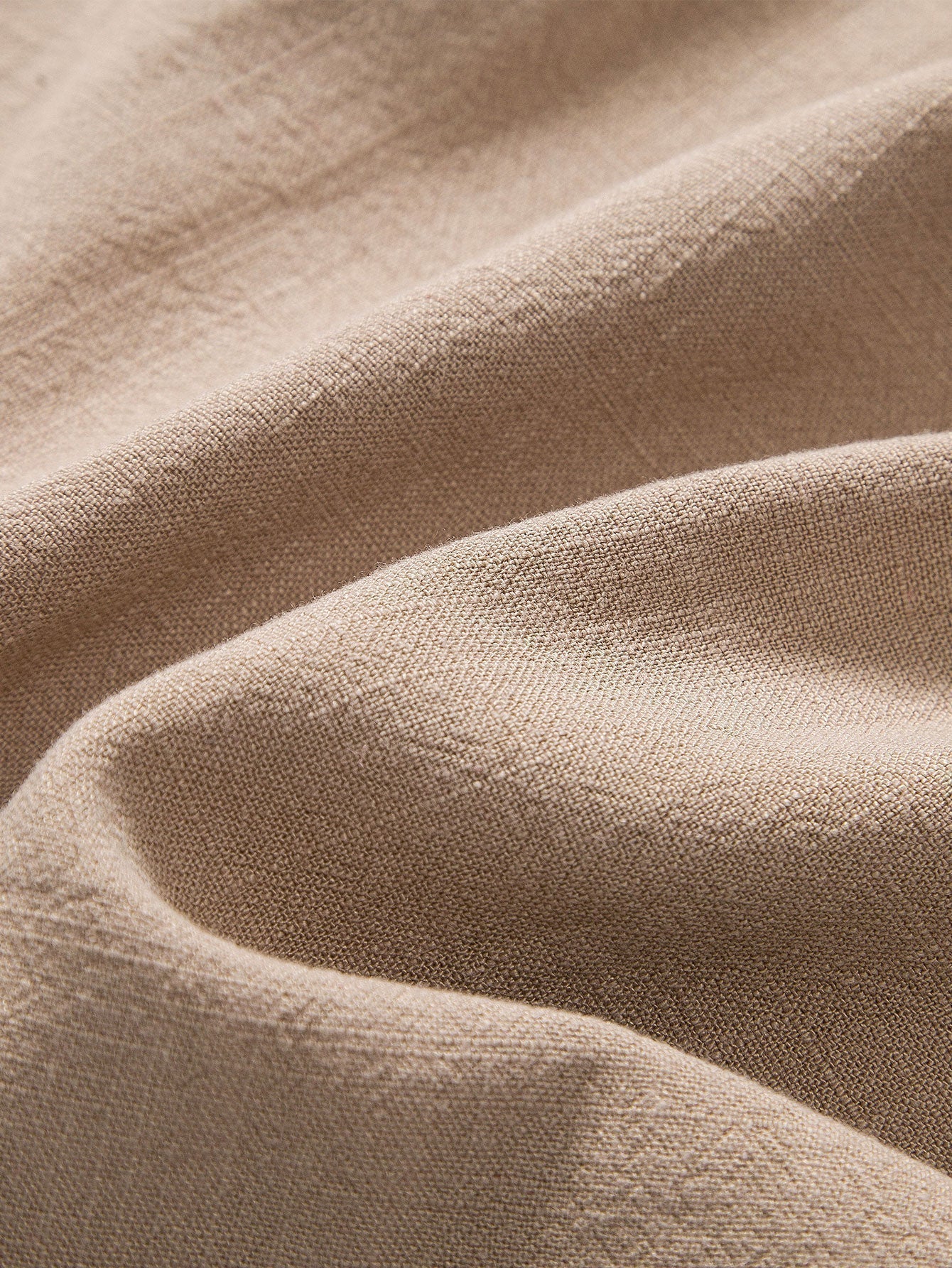 SHIRT AND WHITE PANTS SET