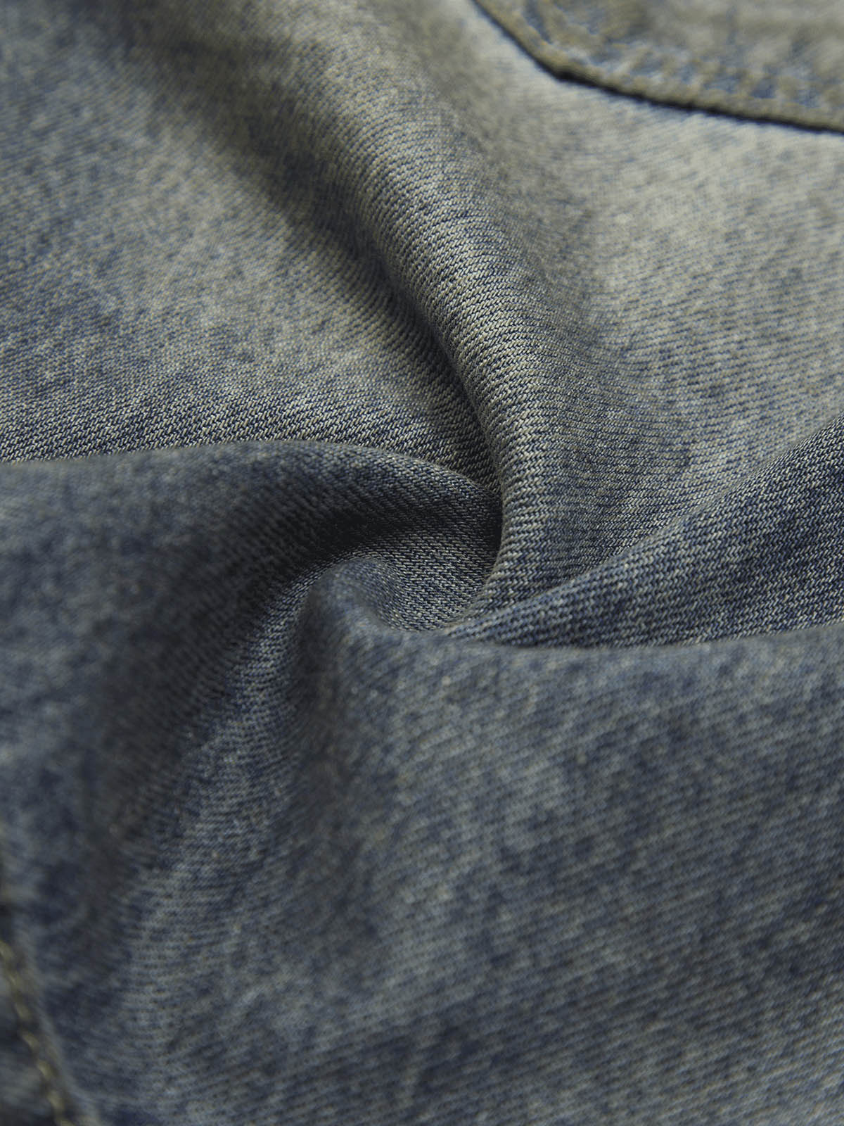 MID WAIST DENIM SHORTS WITH STRAIGHT LEG DESIGN