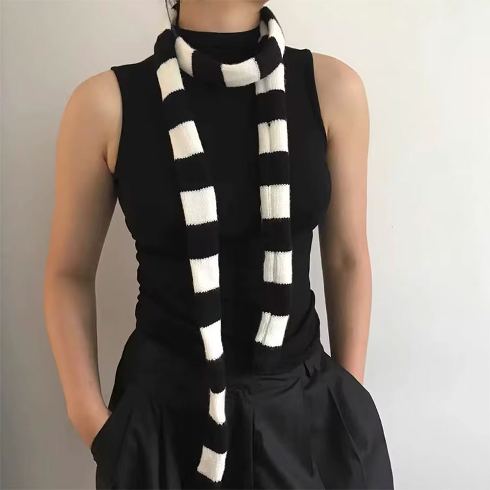 MONOCHROME SKINNY STRIPED SCARF