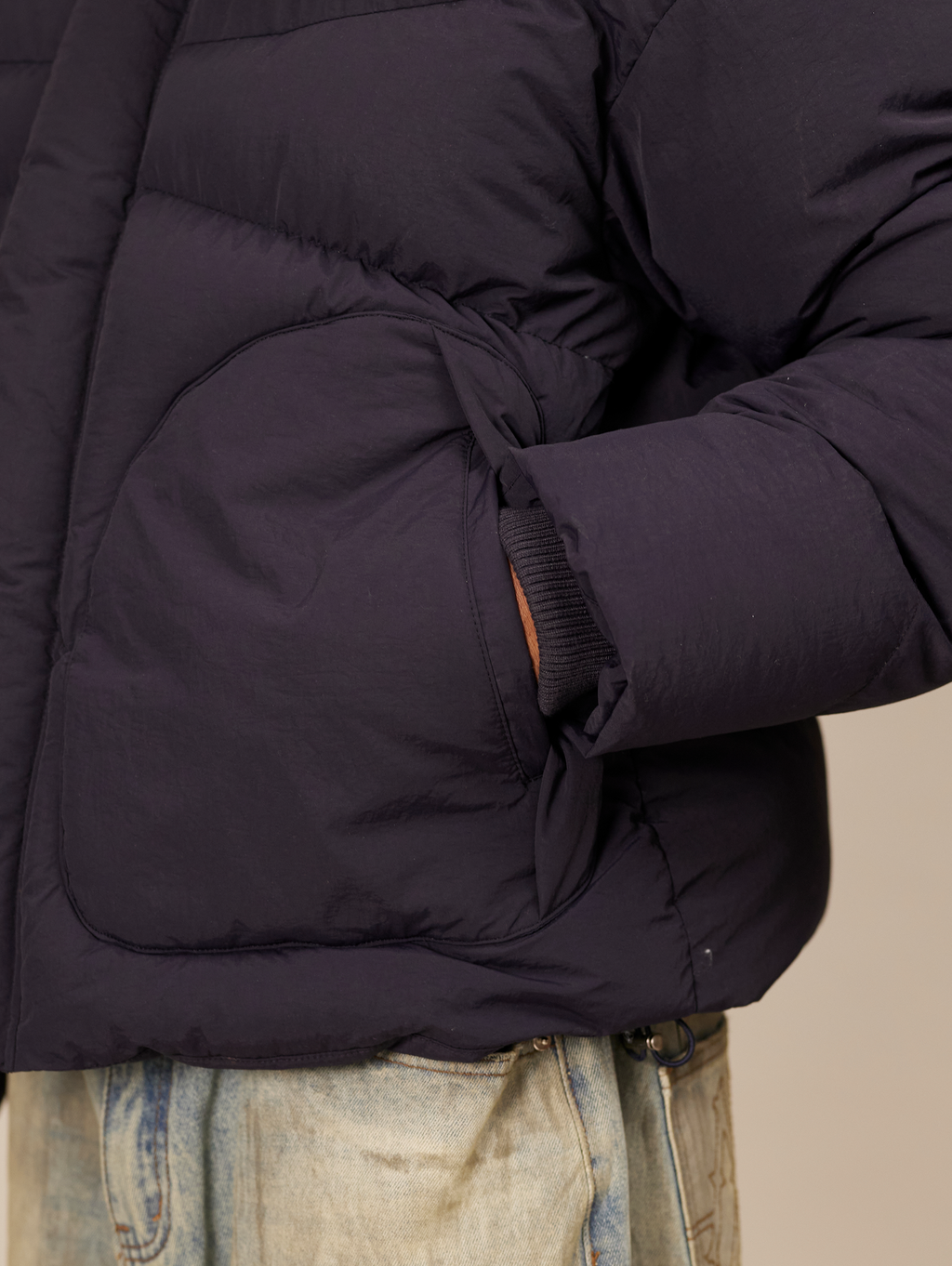 NAVY BLUE HOODED PUFFER JACKET WITH DROPPED SHOULDER DESIGN