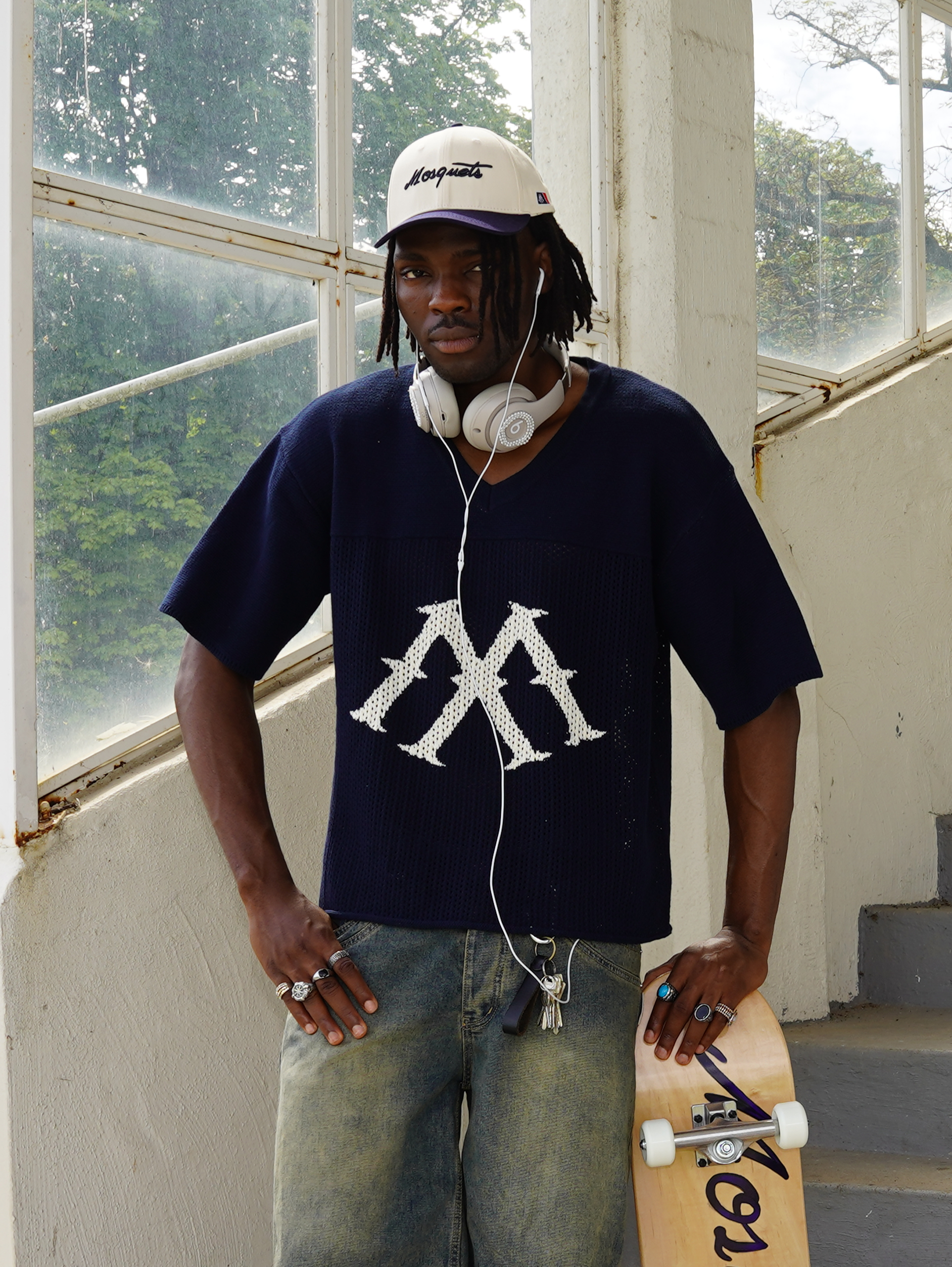 NAVY BLUE V-NECK KNIT SHIRT WITH WHITE LOGO OVERSIZED DROPPED SHOULDER