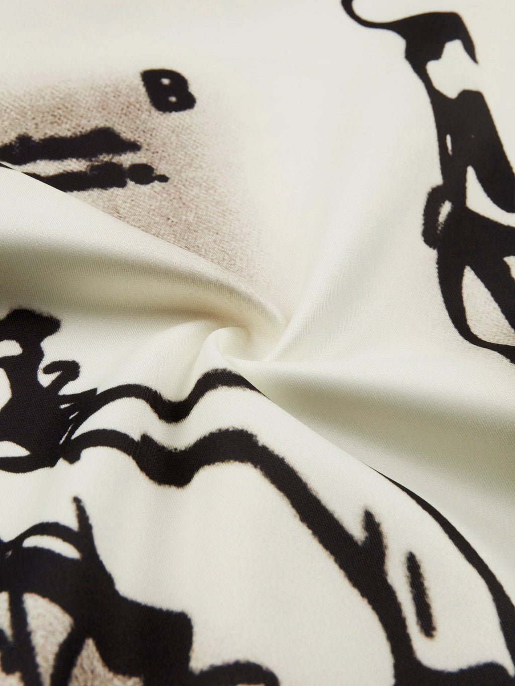 OFF-WHITE GRAPHIC HOODIE - EFFORTLESS STYLE AND COMFORTABLE FIT