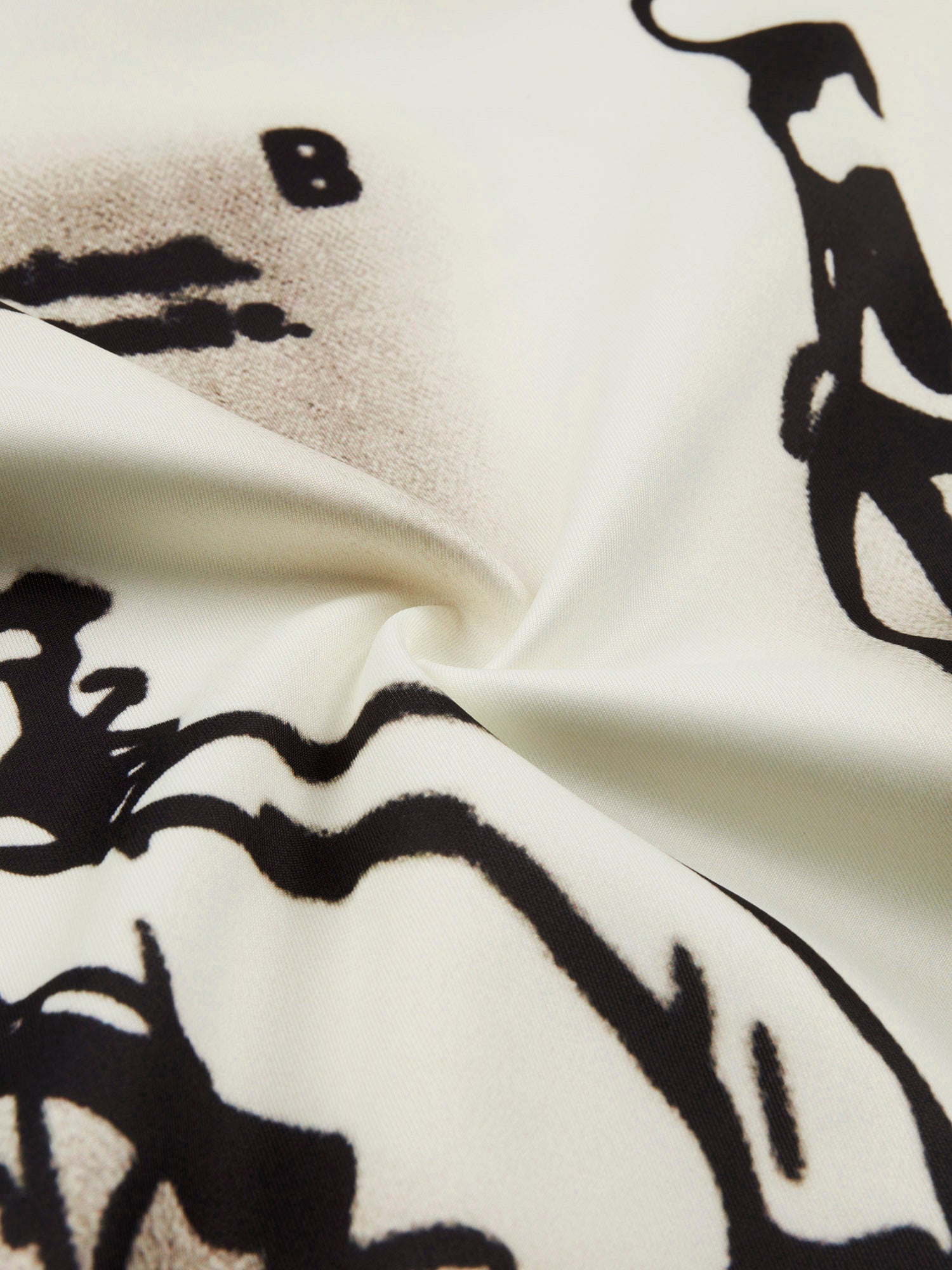 OFF-WHITE GRAPHIC HOODIE - EFFORTLESS STYLE AND COMFORTABLE FIT