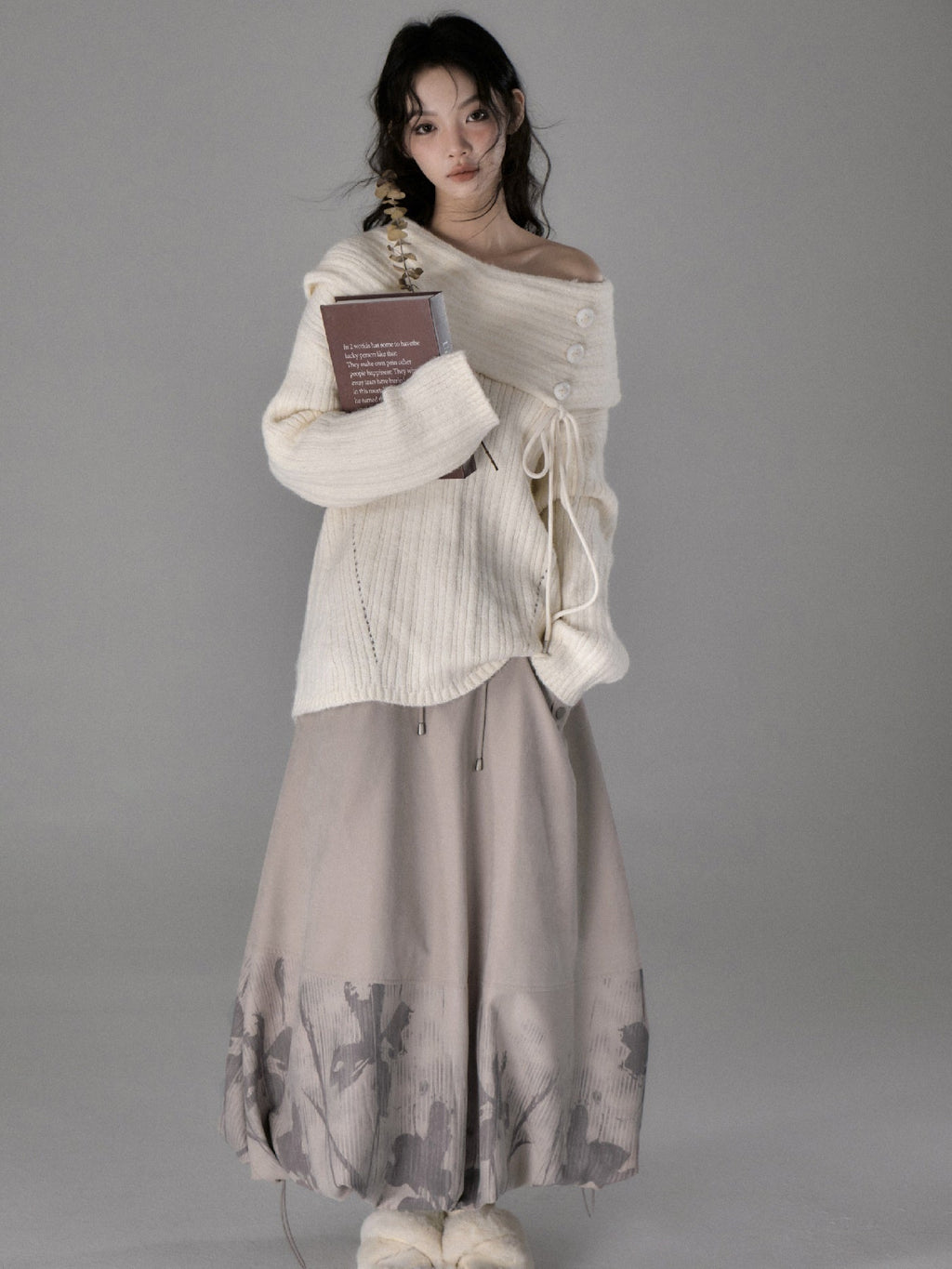 OFF-WHITE OFF-THE-SHOULDER KNIT SWEATER SHOULDER KNIT SWEATER