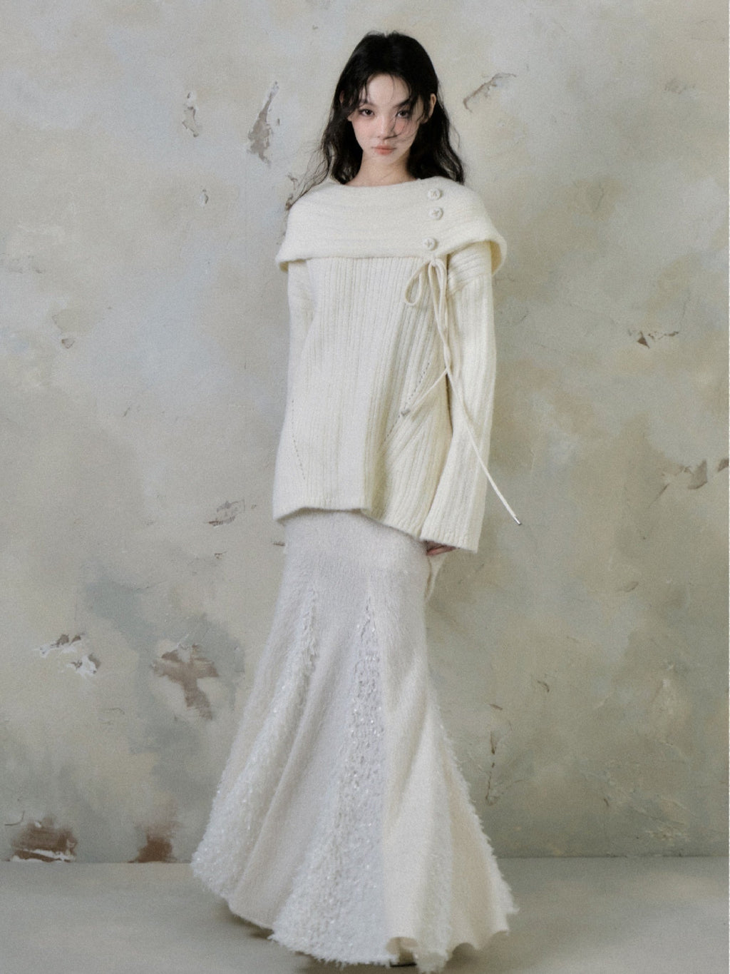 OFF-WHITE OFF-THE-SHOULDER KNIT SWEATER SHOULDER KNIT SWEATER