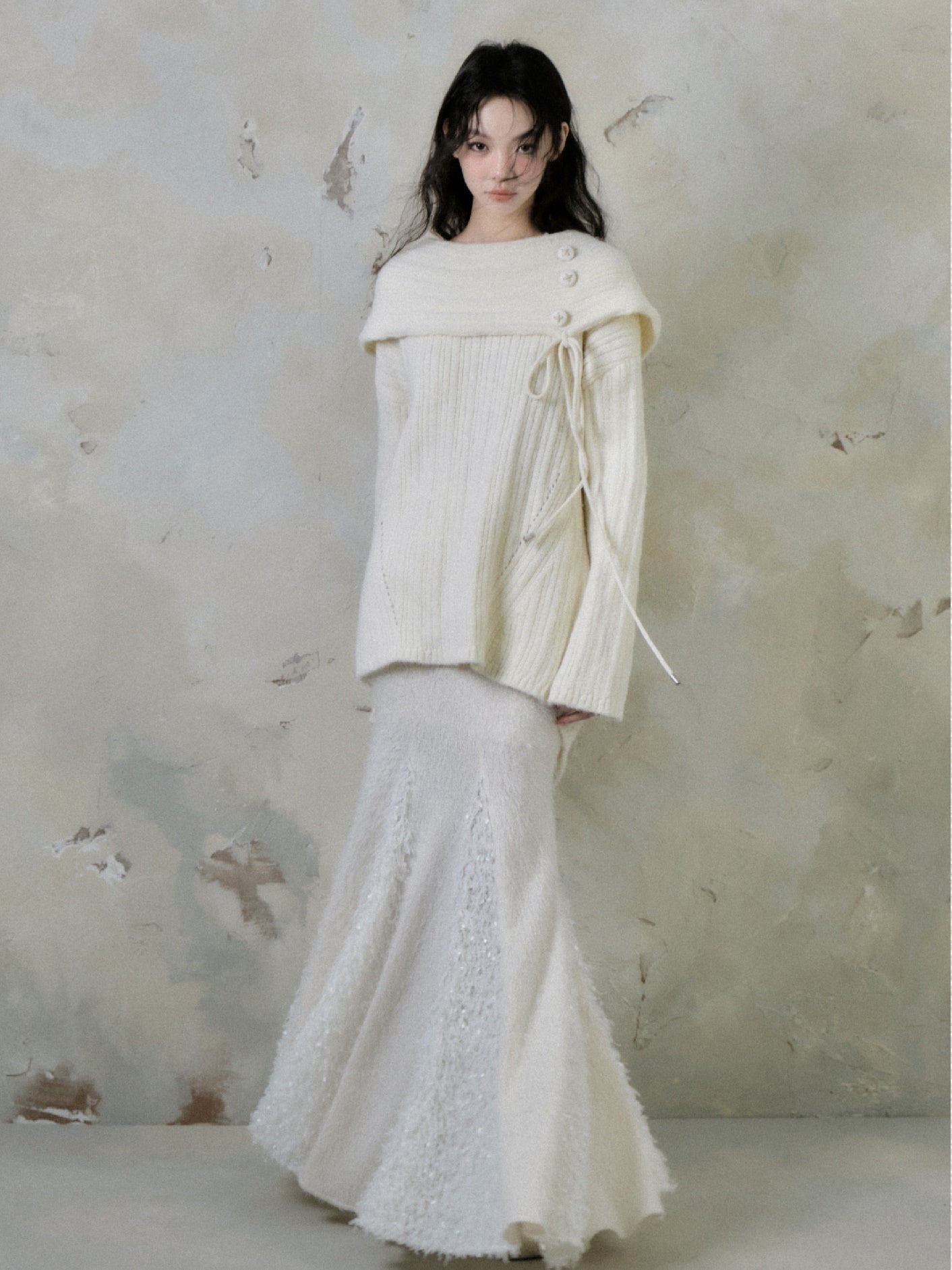 OFF-WHITE OFF-THE-SHOULDER KNIT SWEATER SHOULDER KNIT SWEATER