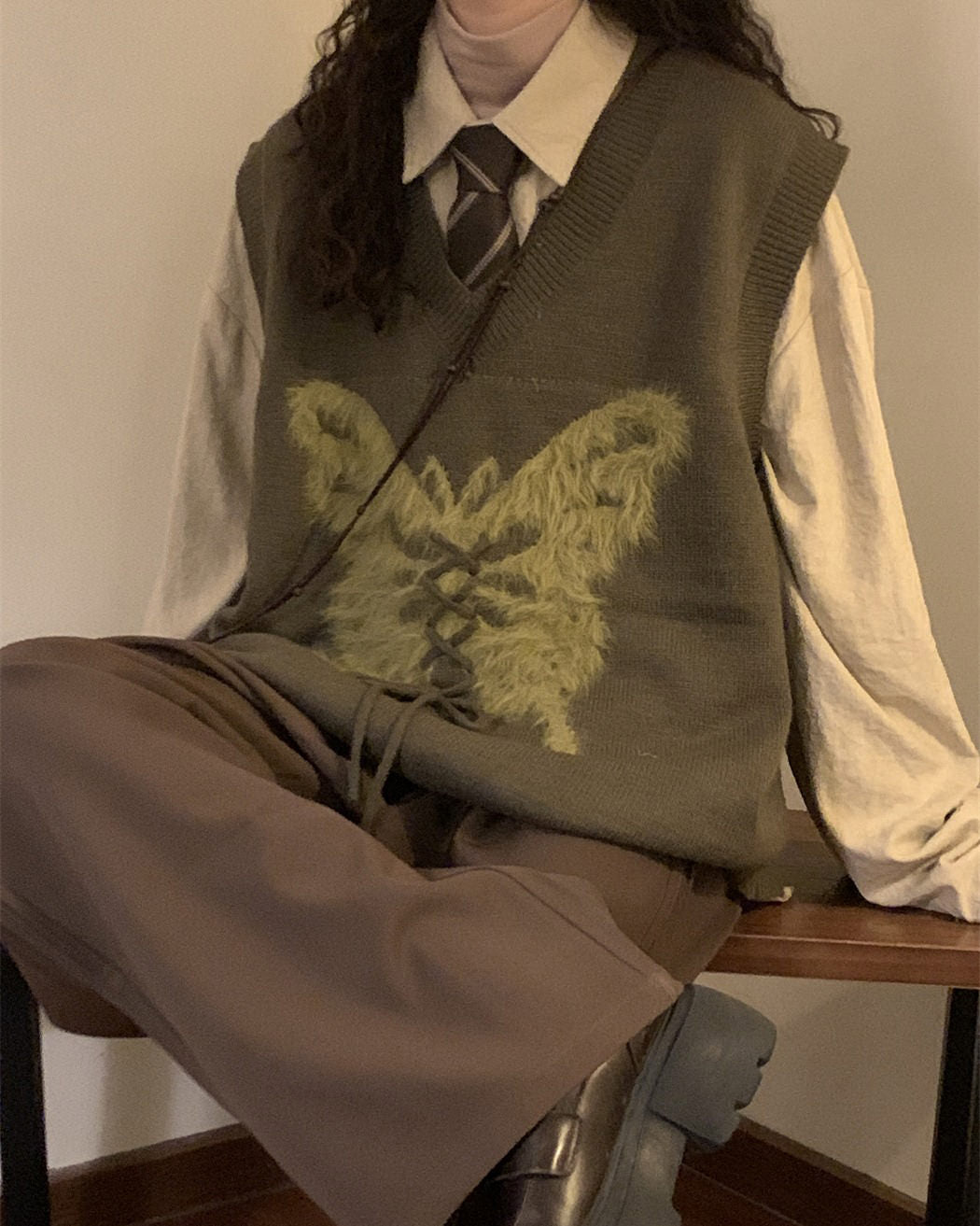 OLIVE GREEN BUTTERFLY SLEEVELESS SWEATER VEST