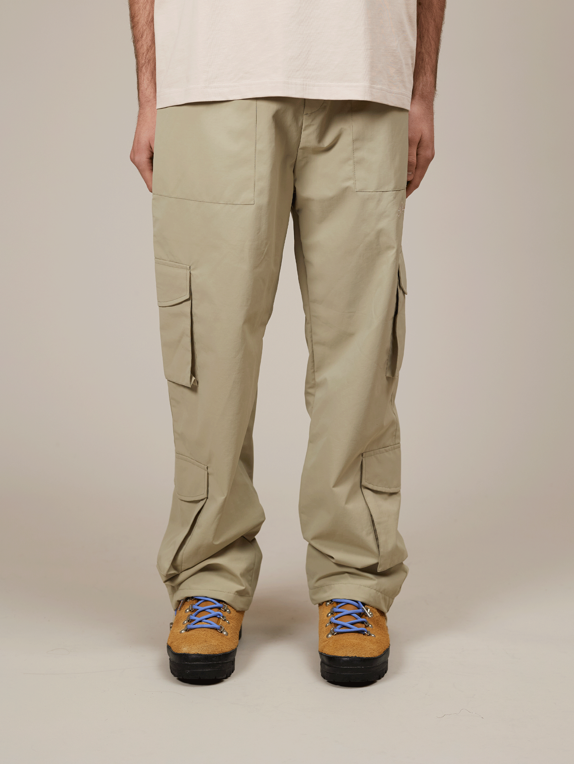 OLIVE GREEN CARGO PANTS WITH STRAIGHT CUT AND CRINKLE NYLON