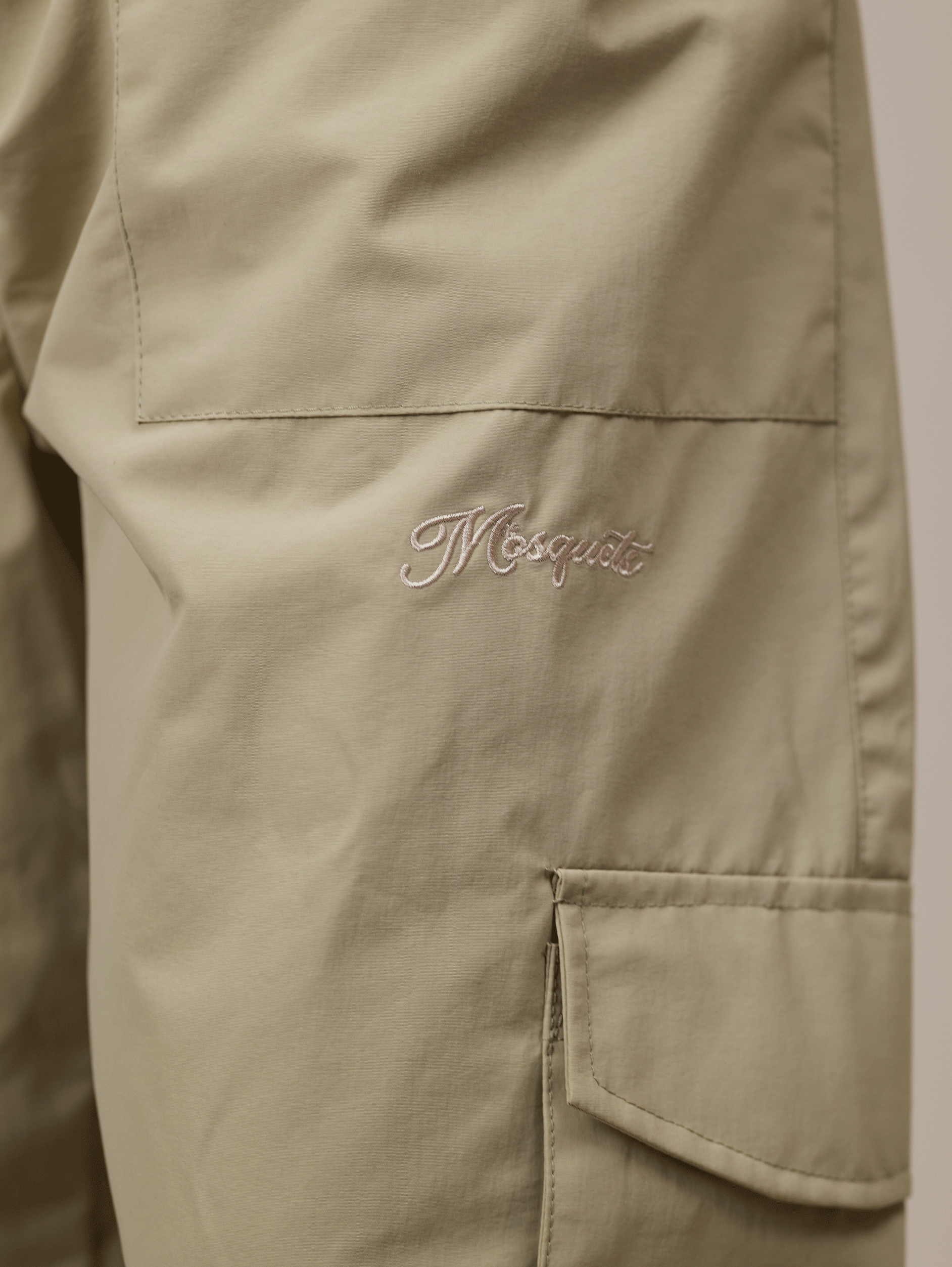 OLIVE GREEN CARGO PANTS WITH STRAIGHT CUT AND CRINKLE NYLON