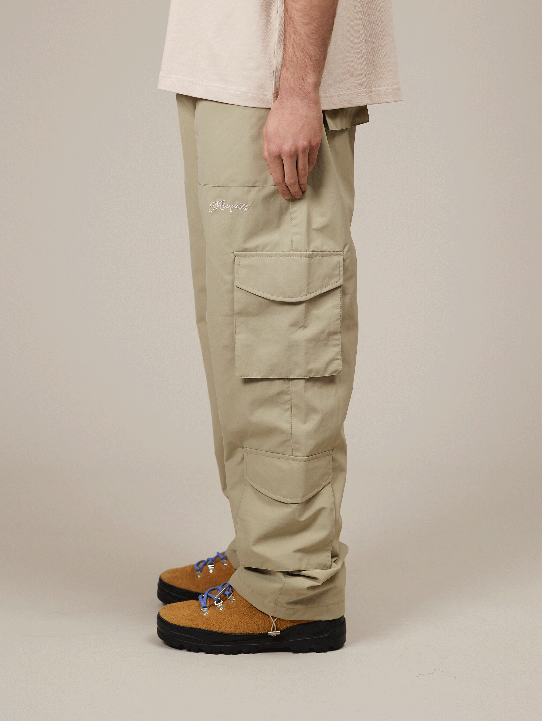 OLIVE GREEN CARGO PANTS WITH STRAIGHT CUT AND CRINKLE NYLON