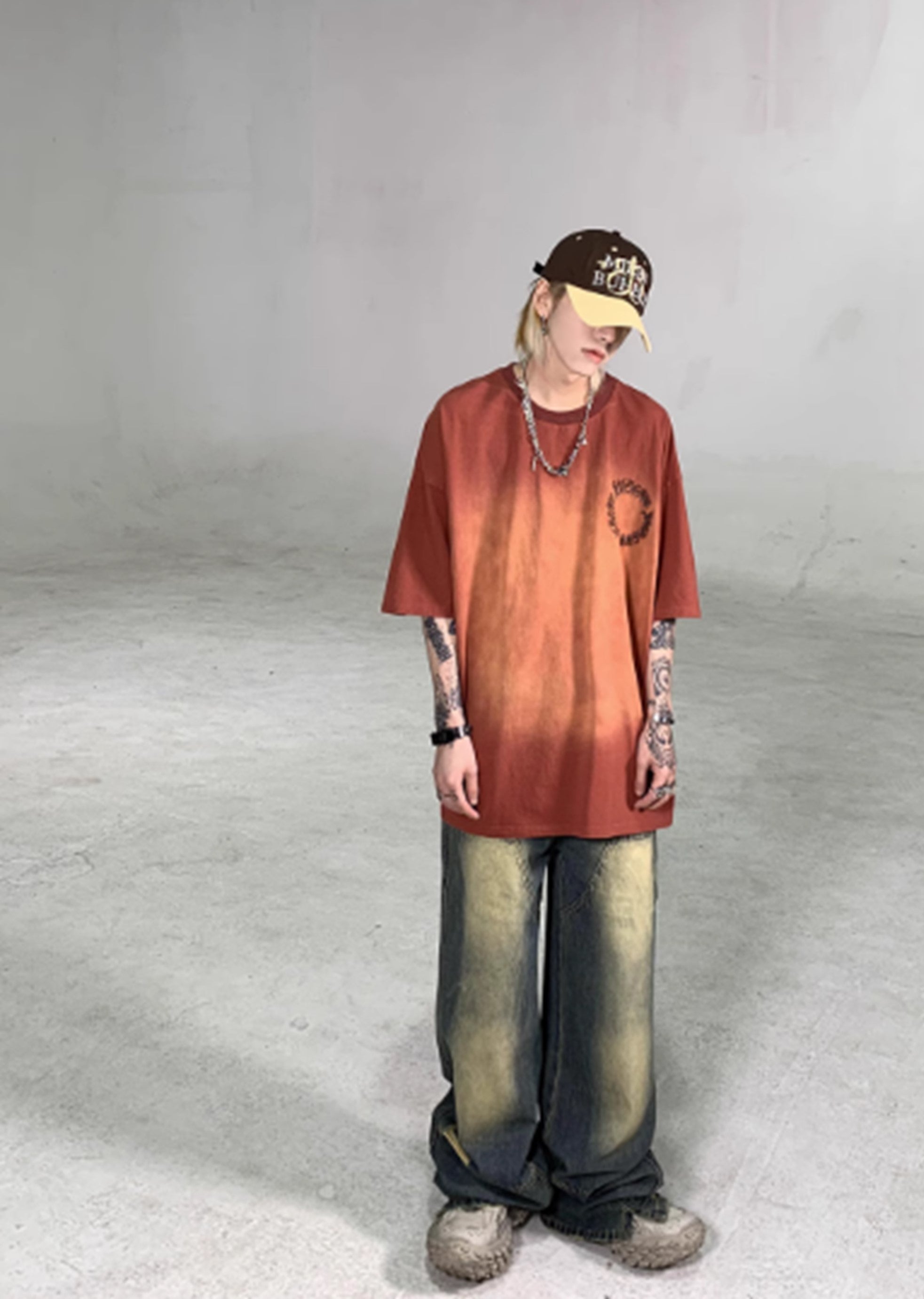 OMBRE GRAPHIC TEE BOLD SHORT-SLEEVED SHIRT FOR EFFORTLESS SELF-EXPRESSION