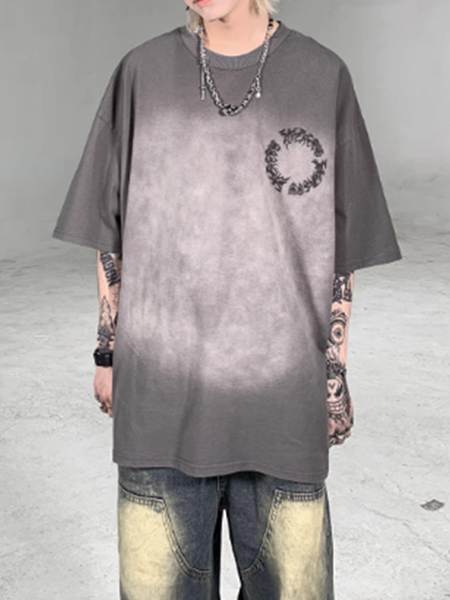 OMBRE GRAPHIC TEE BOLD SHORT-SLEEVED SHIRT FOR EFFORTLESS SELF-EXPRESSION