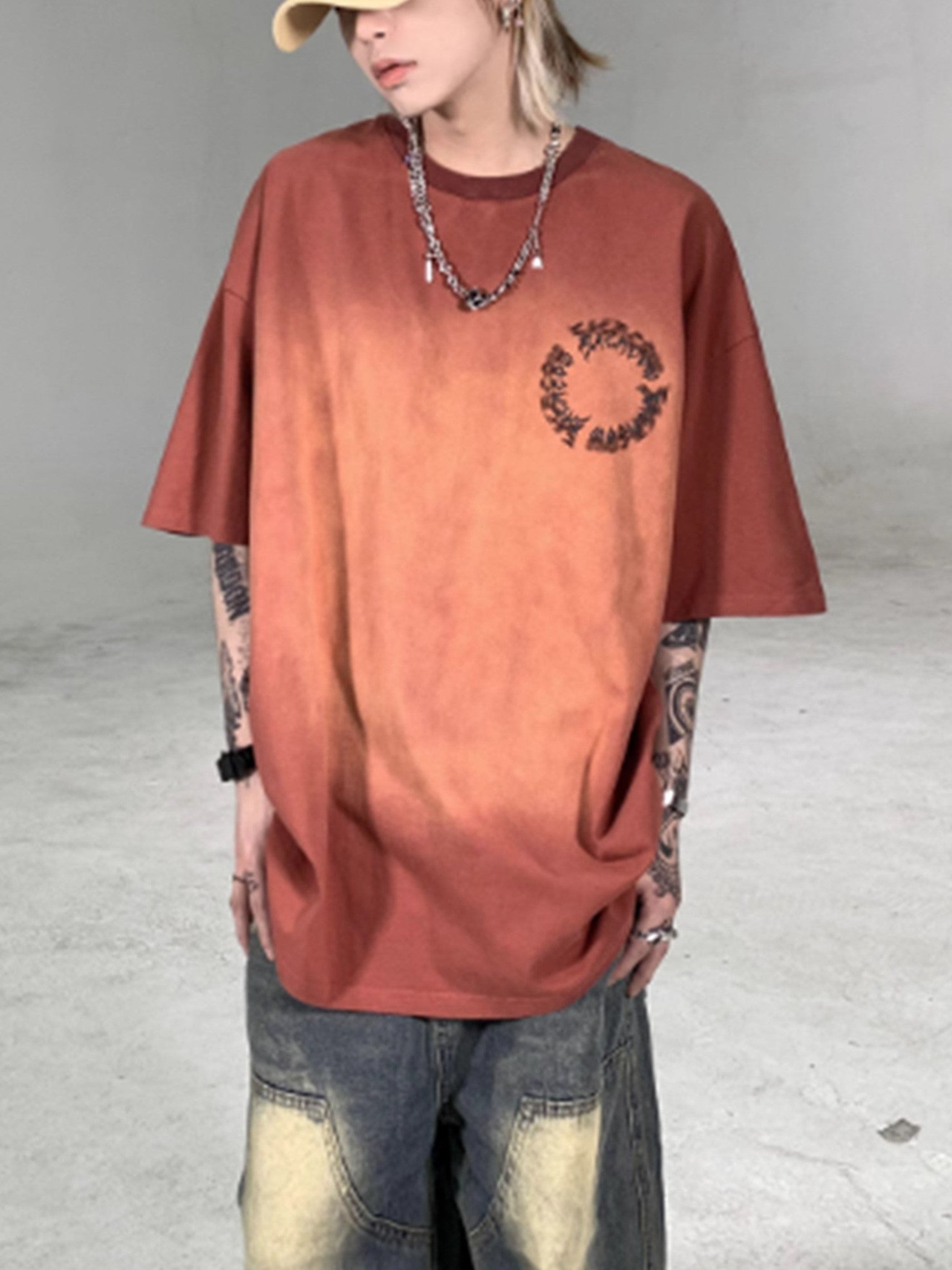 OMBRE GRAPHIC TEE BOLD SHORT-SLEEVED SHIRT FOR EFFORTLESS SELF-EXPRESSION