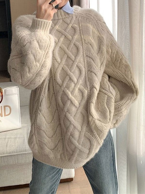 OVERSIZED CABLE KNIT JUMPER IN CLASSIC DESIGN