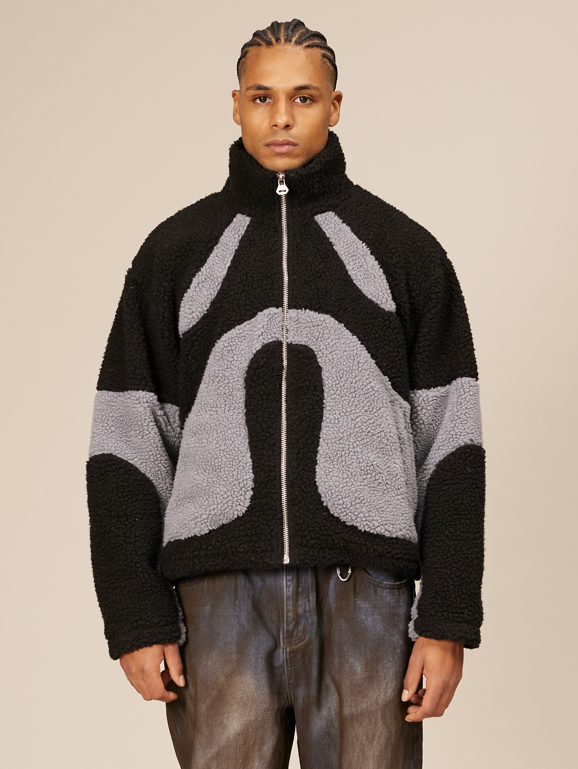 OVERSIZED DROPPED SHOULDER FLEECE JACKET IN BLACK AND GRAY