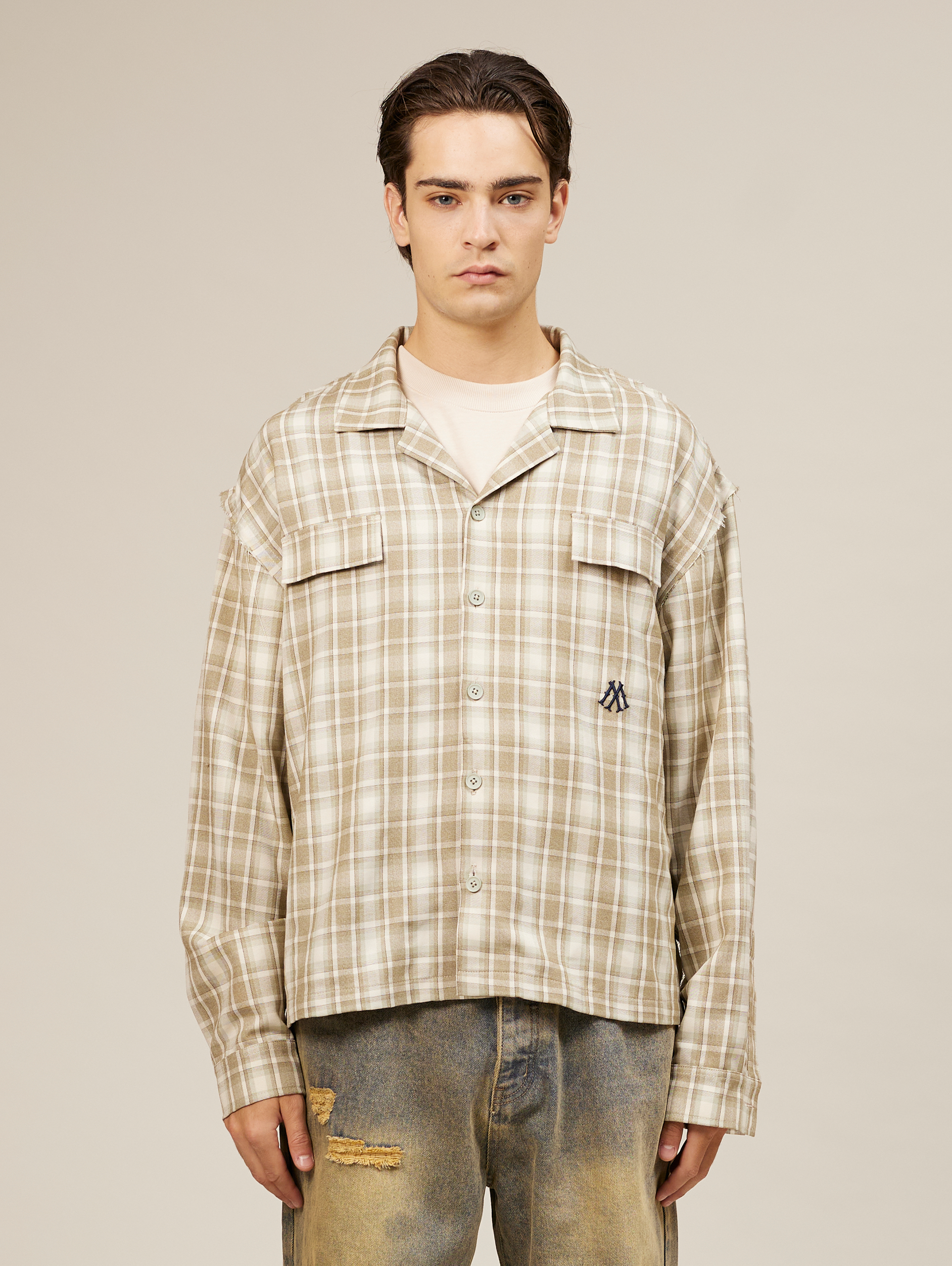 OVERSIZED GREY CREAM PLAID LONG-SLEEVED SHIRT FOR ULTIMATE COMFORT