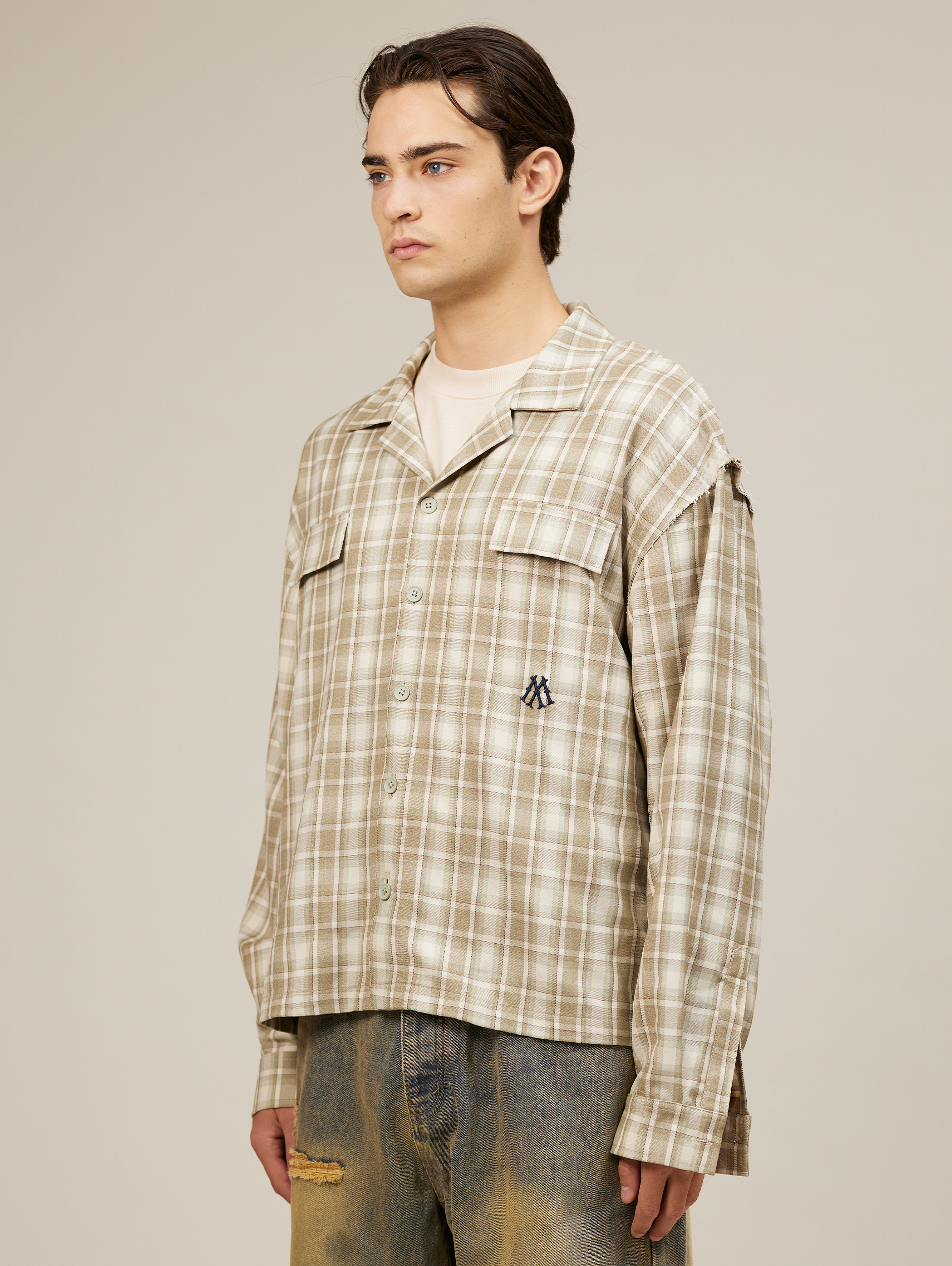 OVERSIZED GREY CREAM PLAID LONG-SLEEVED SHIRT FOR ULTIMATE COMFORT