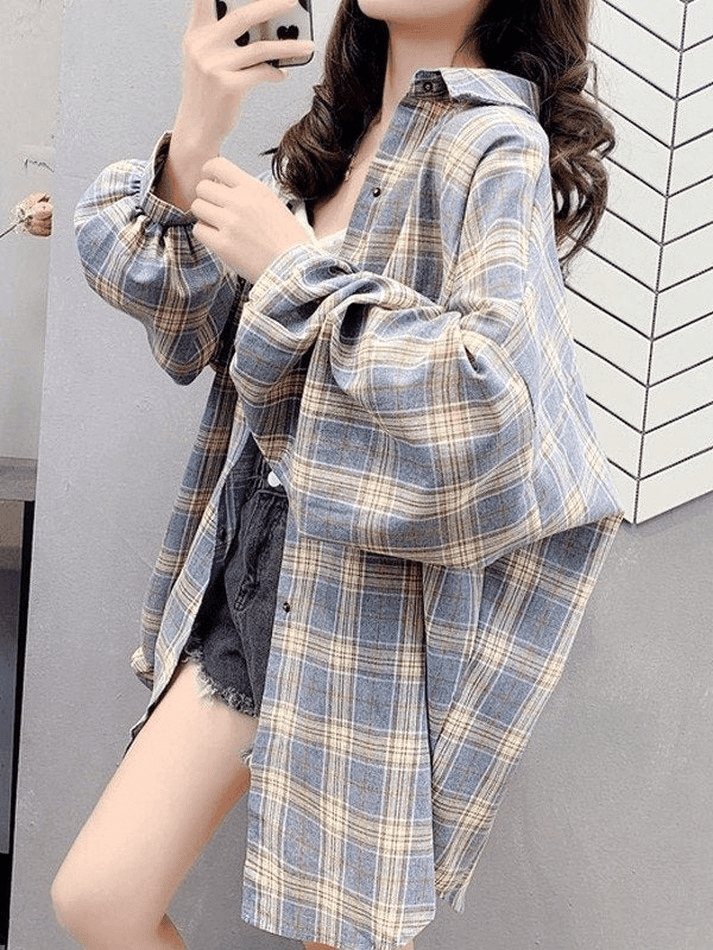 OVERSIZED PLAID SHIRT IN BLUE AND TAN WITH COMFORTABLE LOOSE FIT