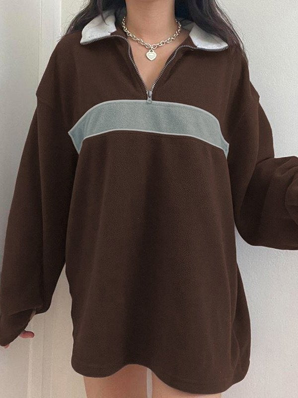 OVERSIZED SWEATSHIRT WITH BROWN AND LIGHT BLUE RETRO SPORTS FLEECE DESIGN