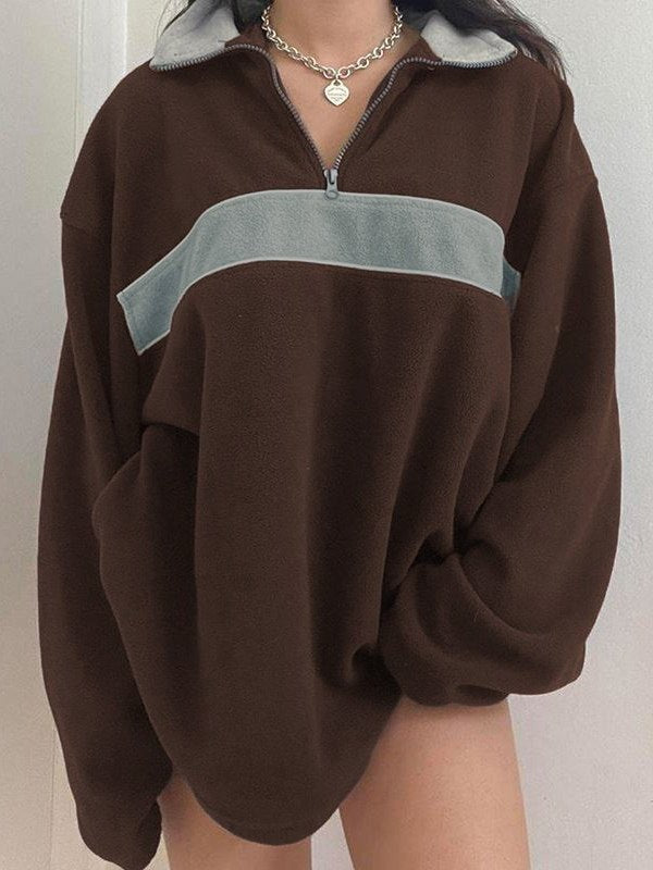 OVERSIZED SWEATSHIRT WITH BROWN AND LIGHT BLUE RETRO SPORTS FLEECE DESIGN