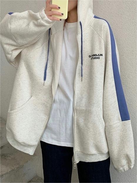OVERSIZED ZIP-UP HOODIE WITH BLUE STRIPES AND RELAXED FIT